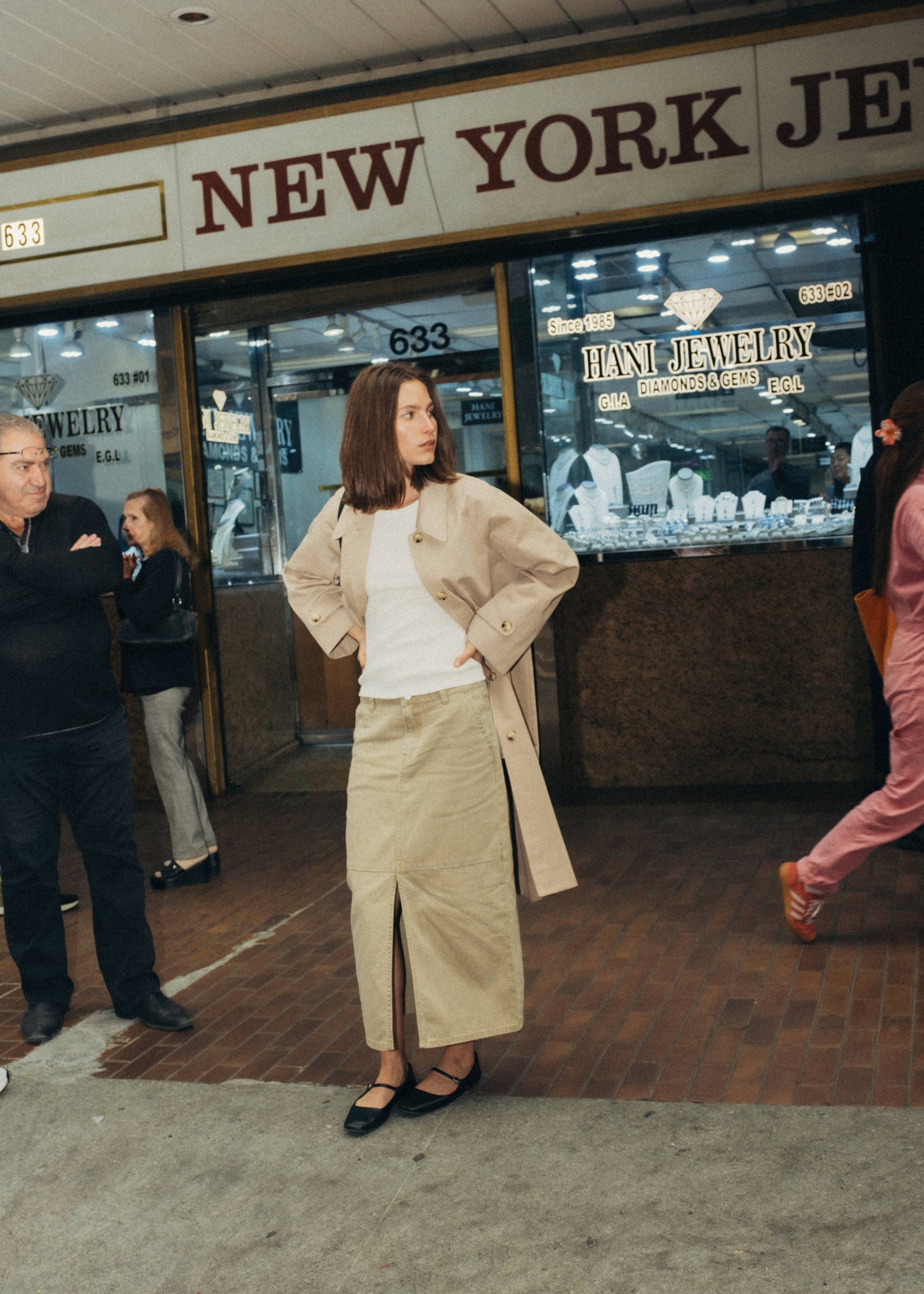 Mod Ref | Serena Pointed Collar Trench in Beige