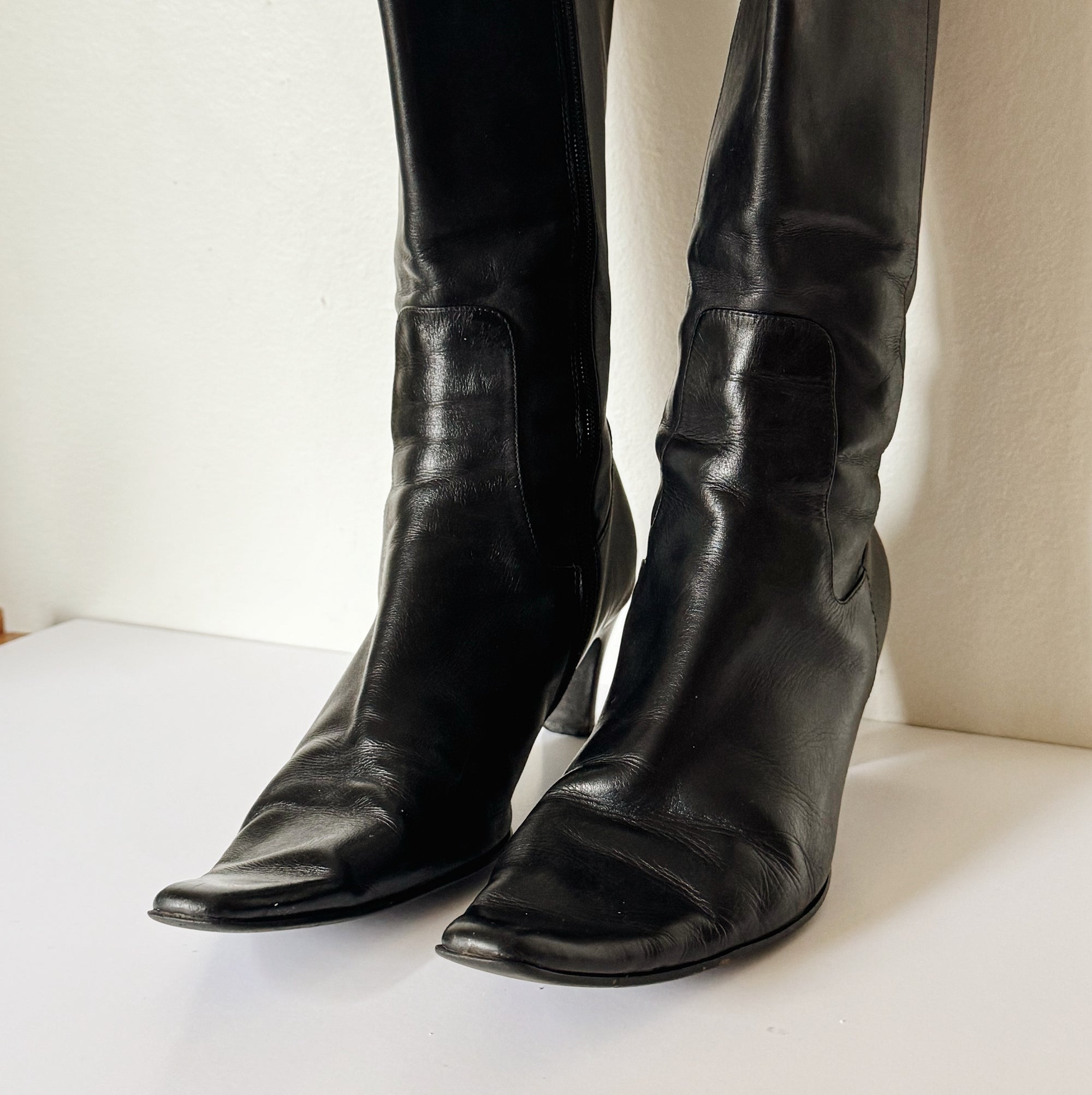 Black Leather Bow Knee-High Boots | Size 38 - Hey Jude