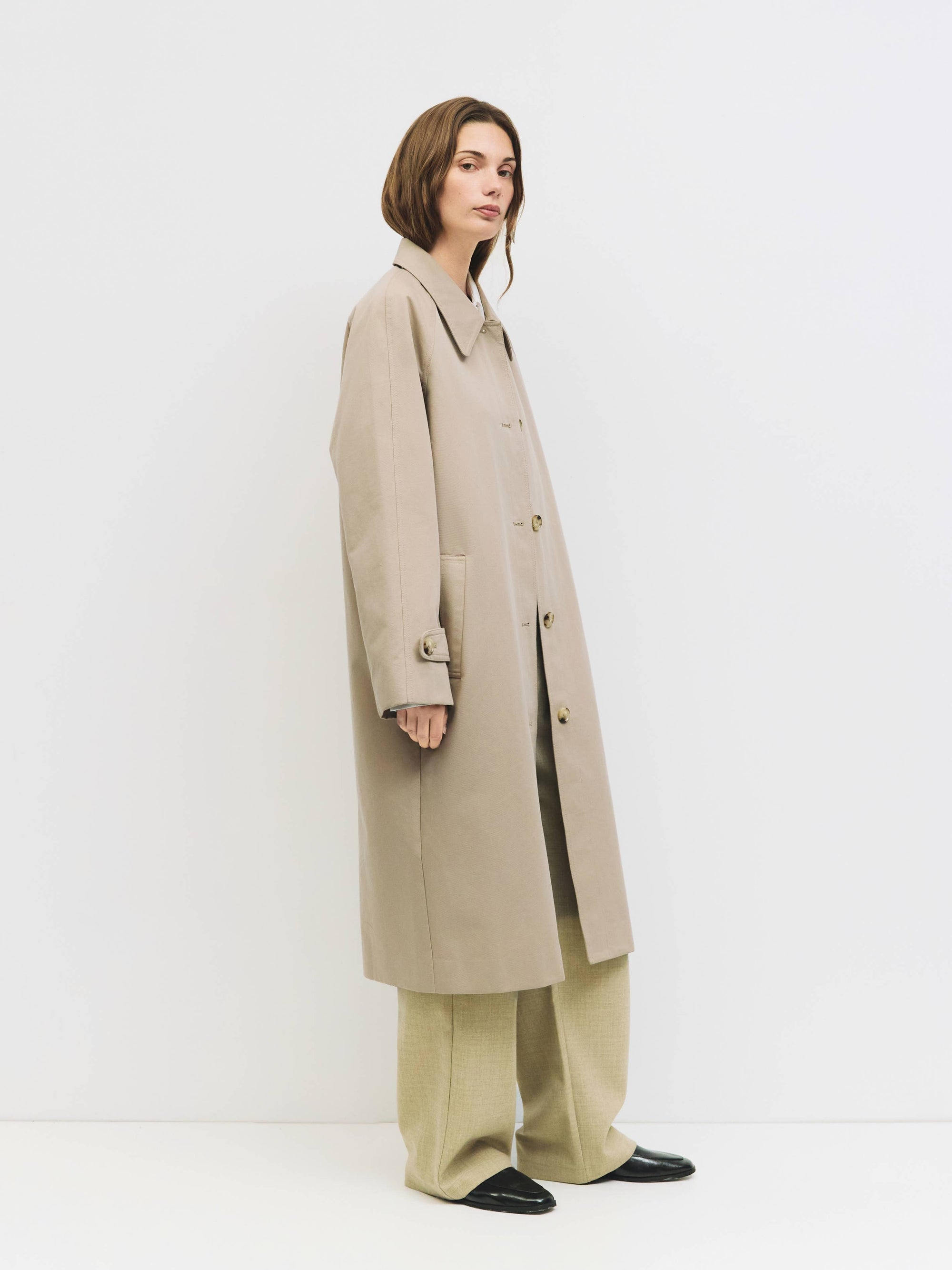Mod Ref | Serena Pointed Collar Trench in Beige
