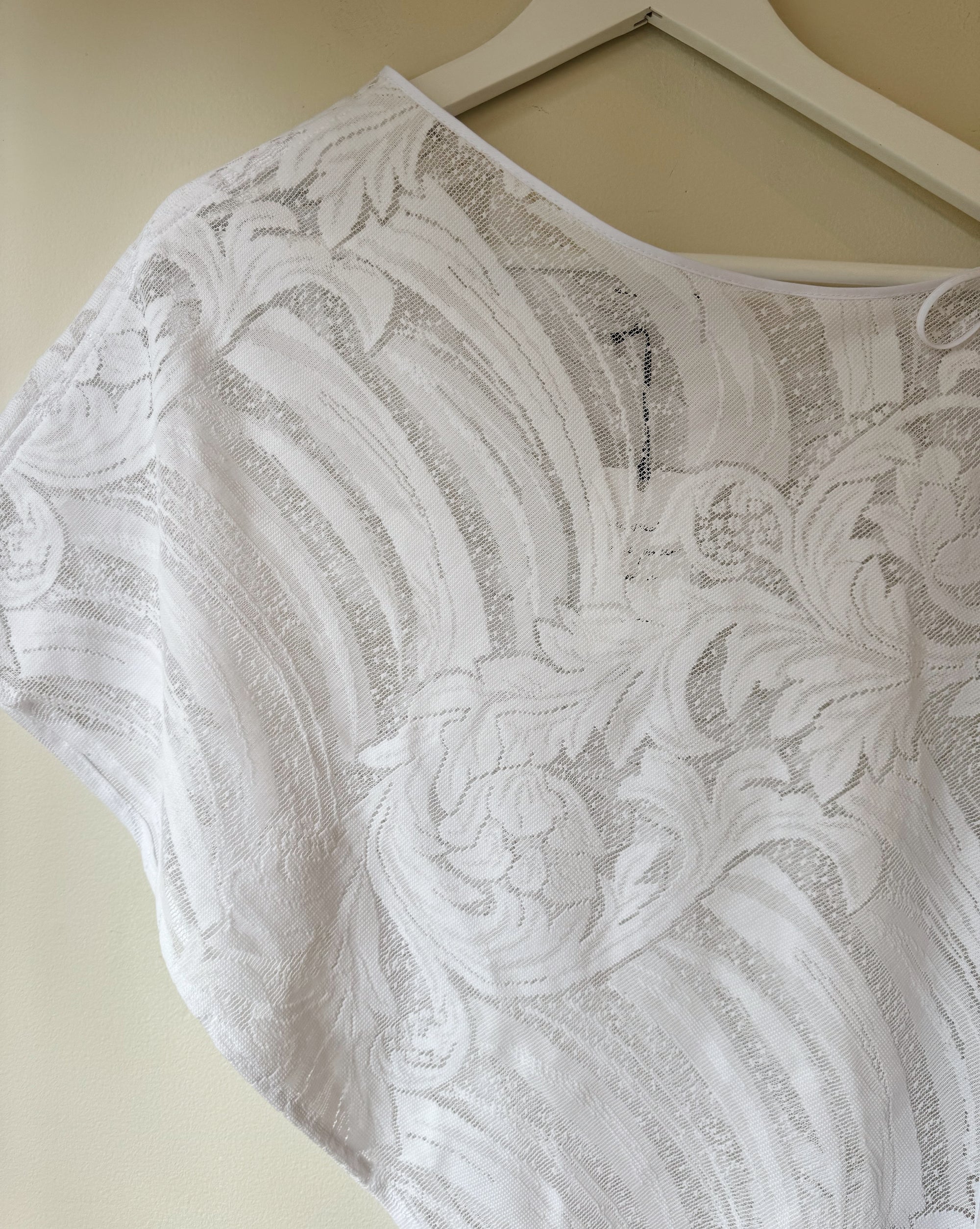 hijulez | Lace Poncho - Hey Jude