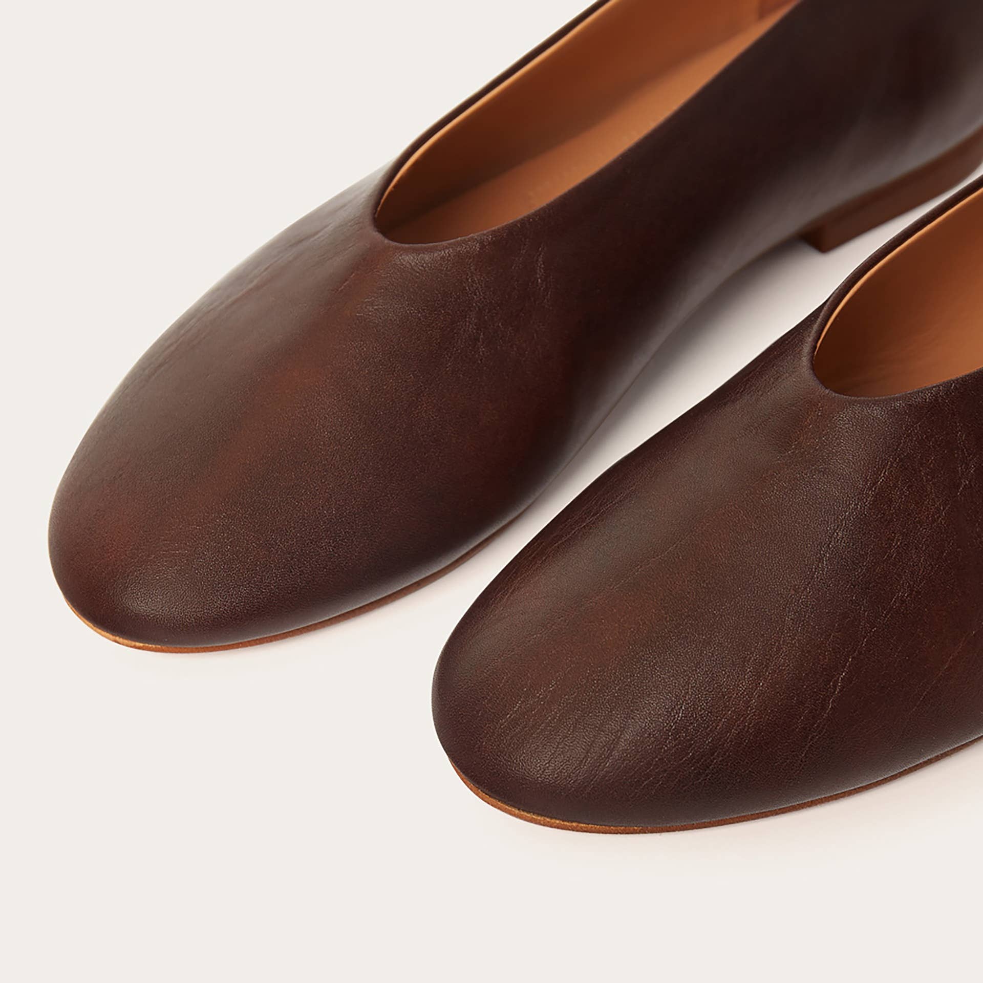 Balagan Studio - Opera Ballerina, deep brown: Brown / 40 - Hey Jude