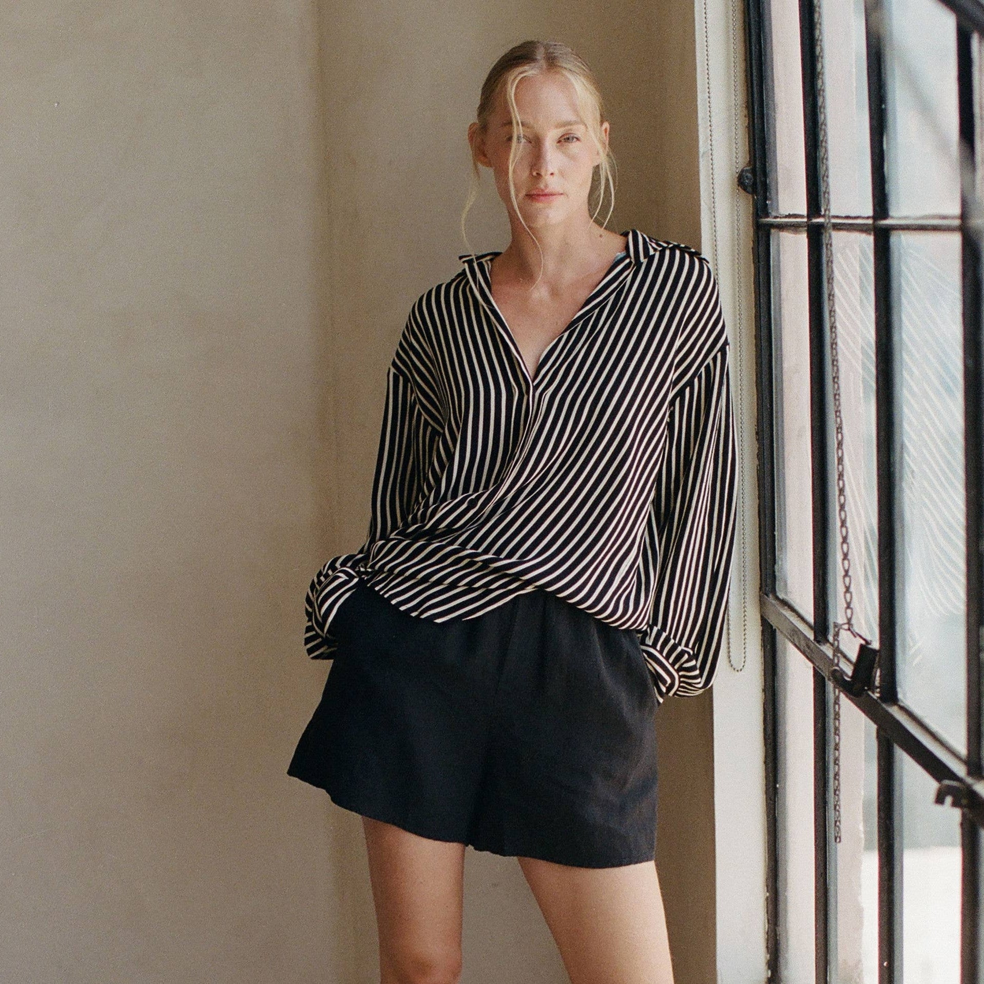 a.ren | Linen Easy Shorts in Black