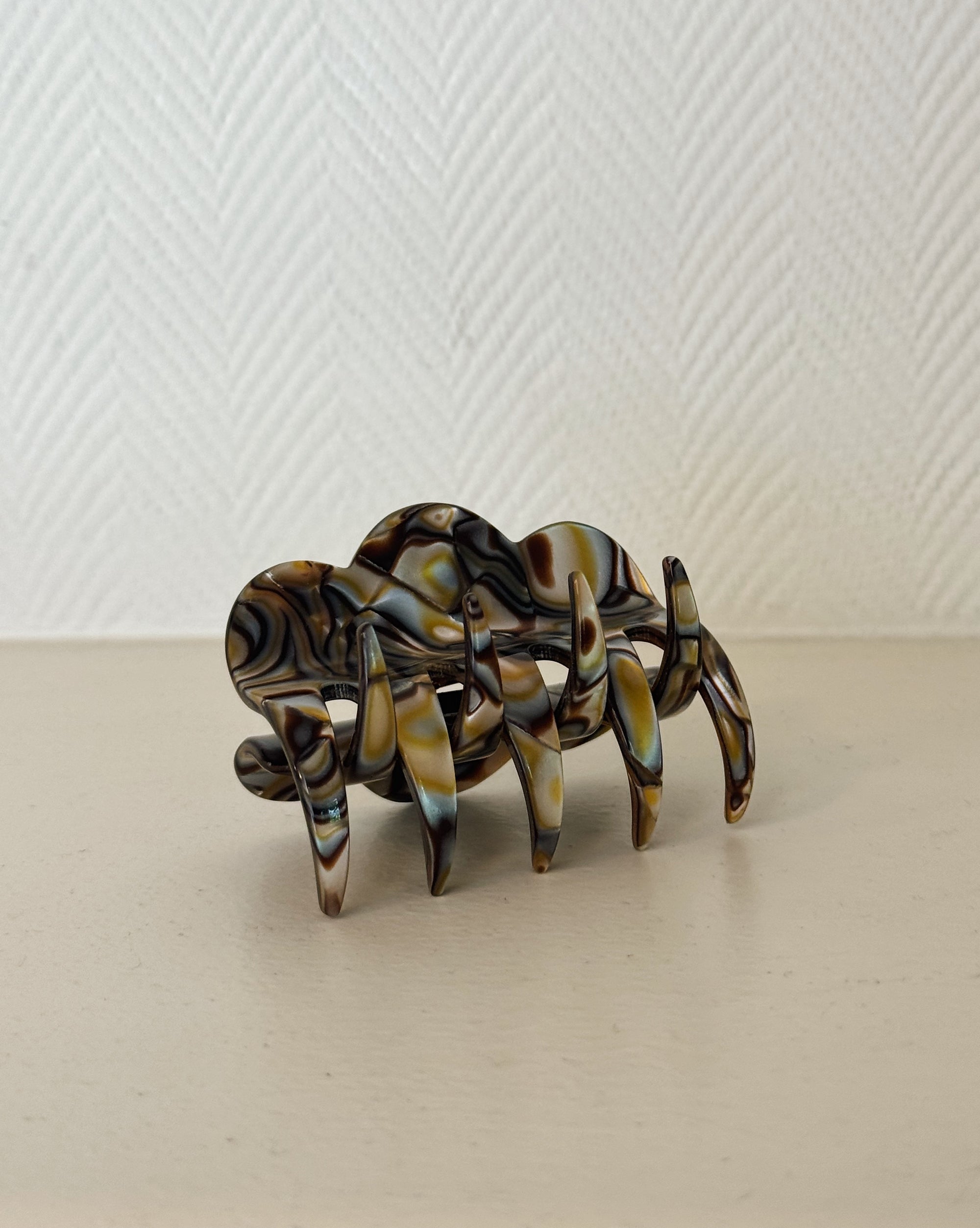 Parcelona | Earthy Silver Swirl 2.5” Hair Claw