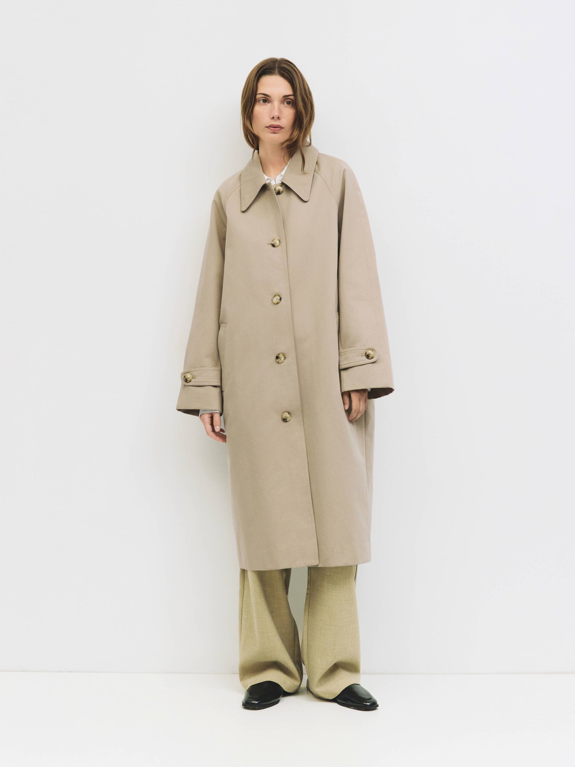 Mod Ref | Serena Pointed Collar Trench in Beige