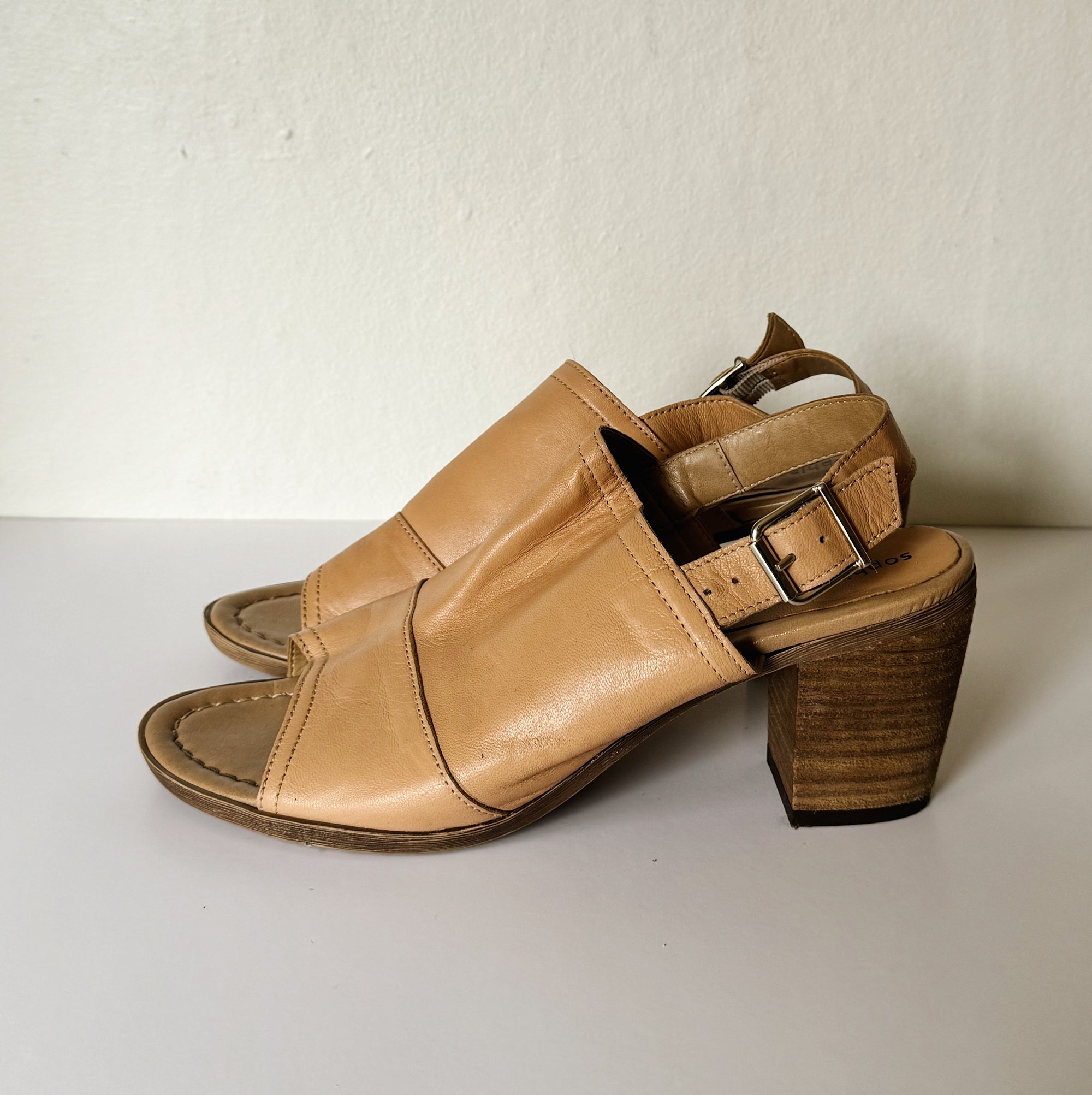 Soft Tan Leather Slingback Heels | Size 8.5 - Hey Jude