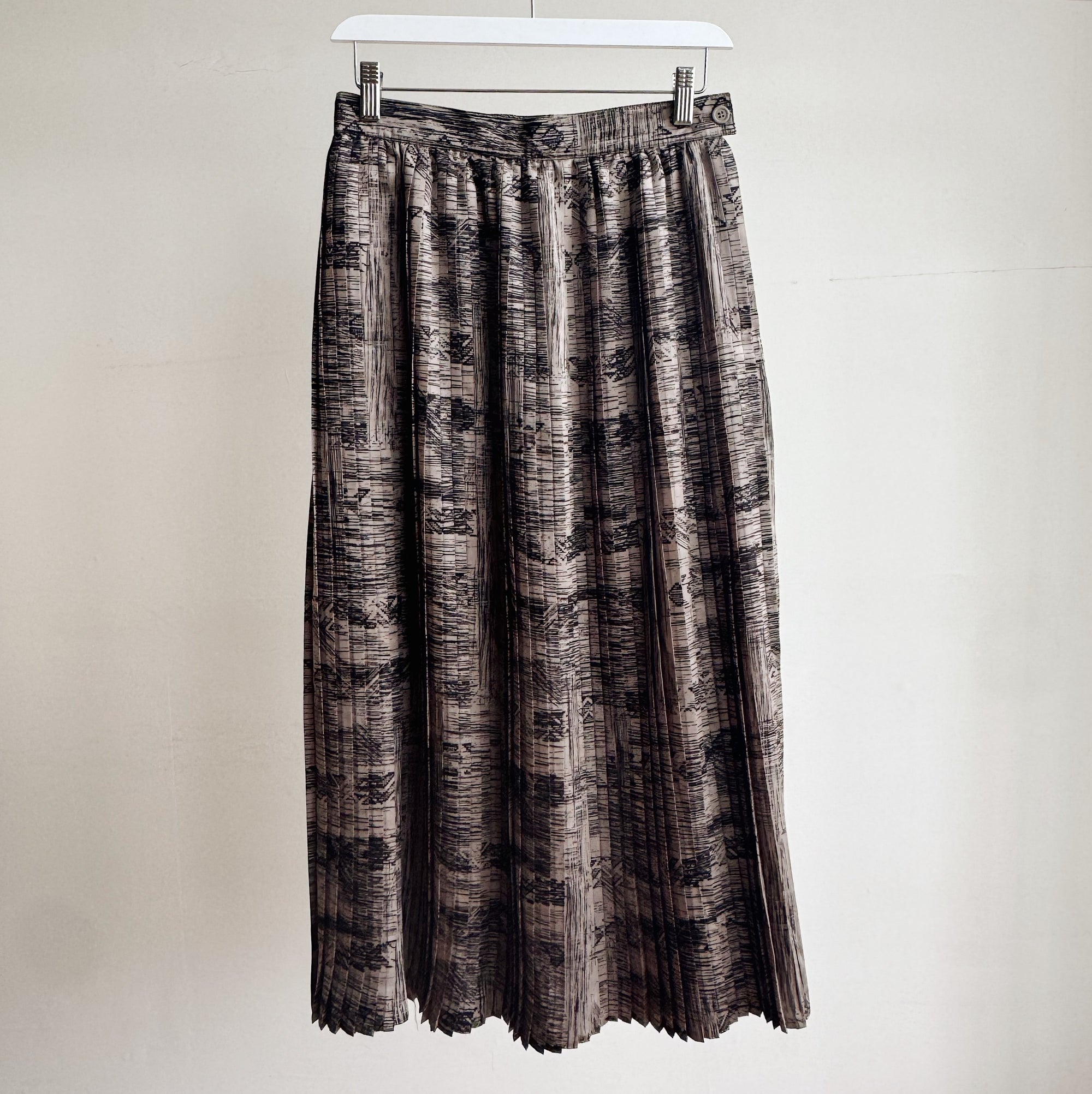 Abstract Gray Pleated Midi Skirt - Hey Jude