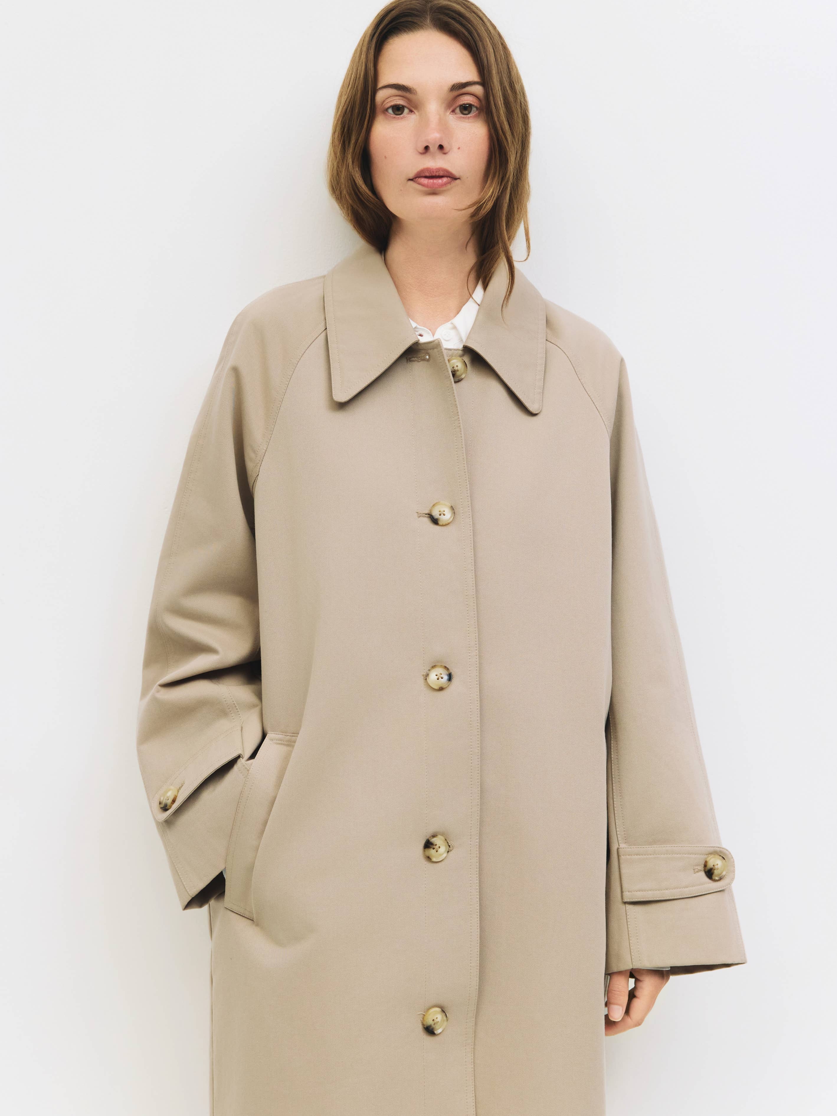 Mod Ref | Serena Pointed Collar Trench in Beige – Hey Jude