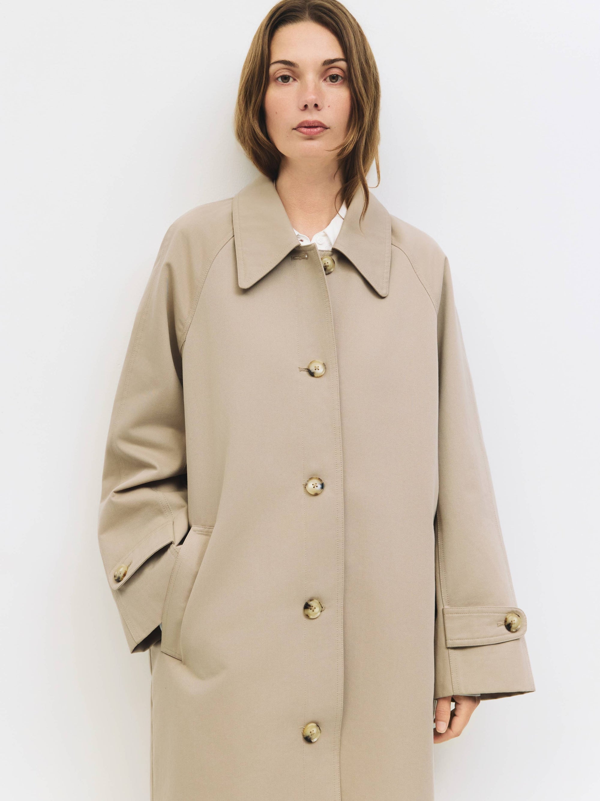 Mod Ref | Serena Pointed Collar Trench in Beige