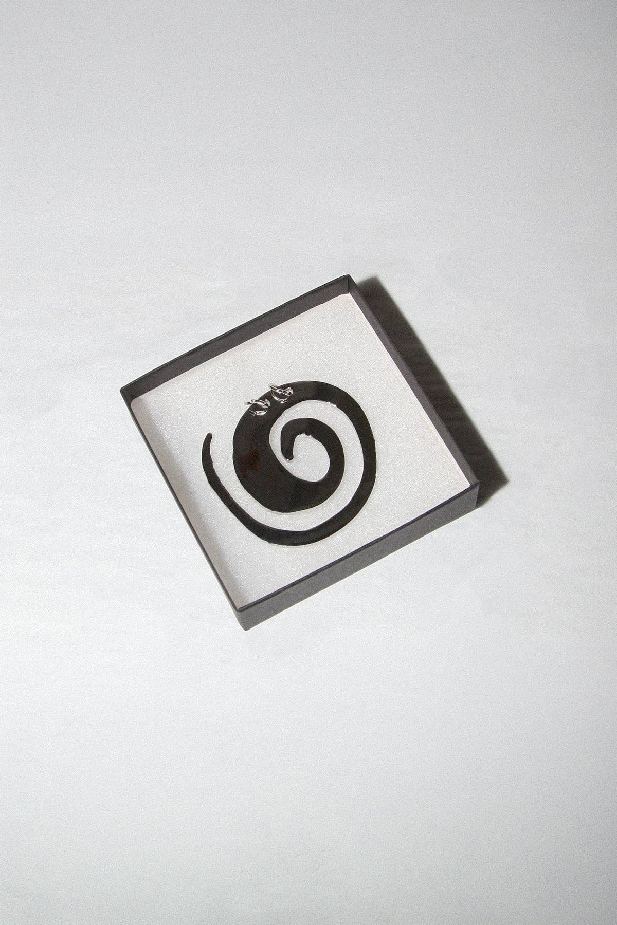 KkCo - Pierced Spiral Brooch: Silver / OS - Hey Jude