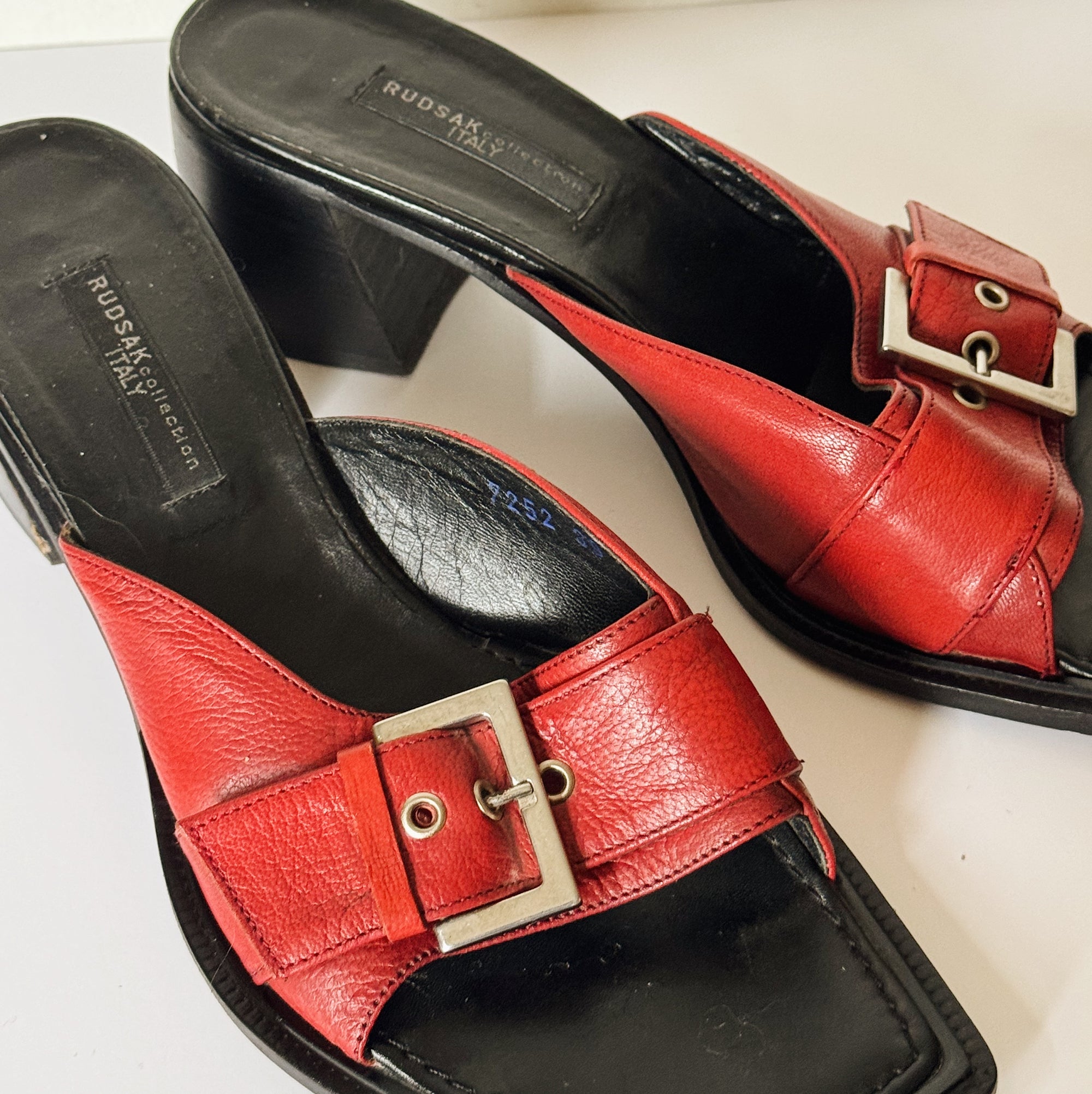 Chili Buckle Strap Heeled Sandals | Size 39 - Hey Jude