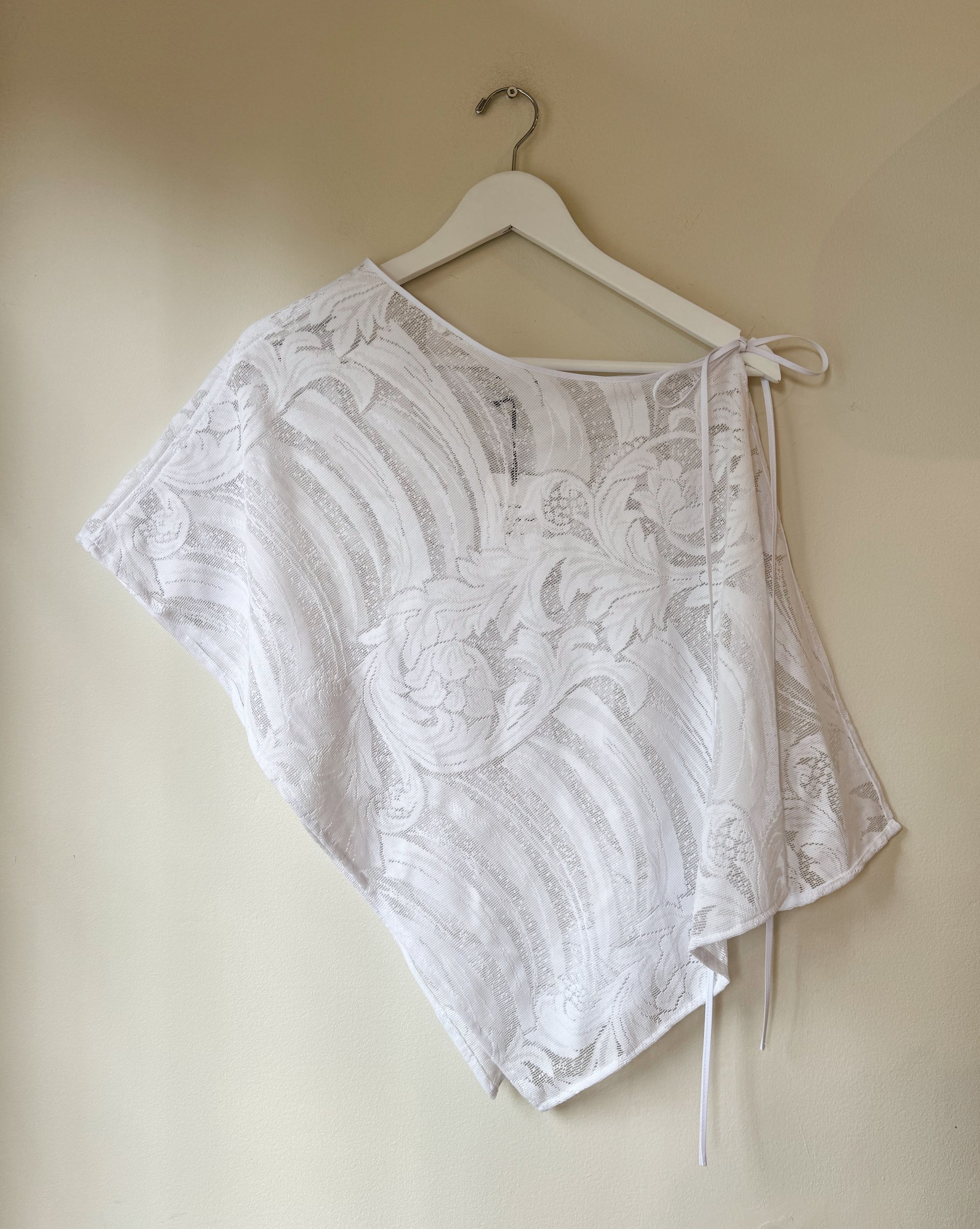 hijulez | Lace Poncho - Hey Jude