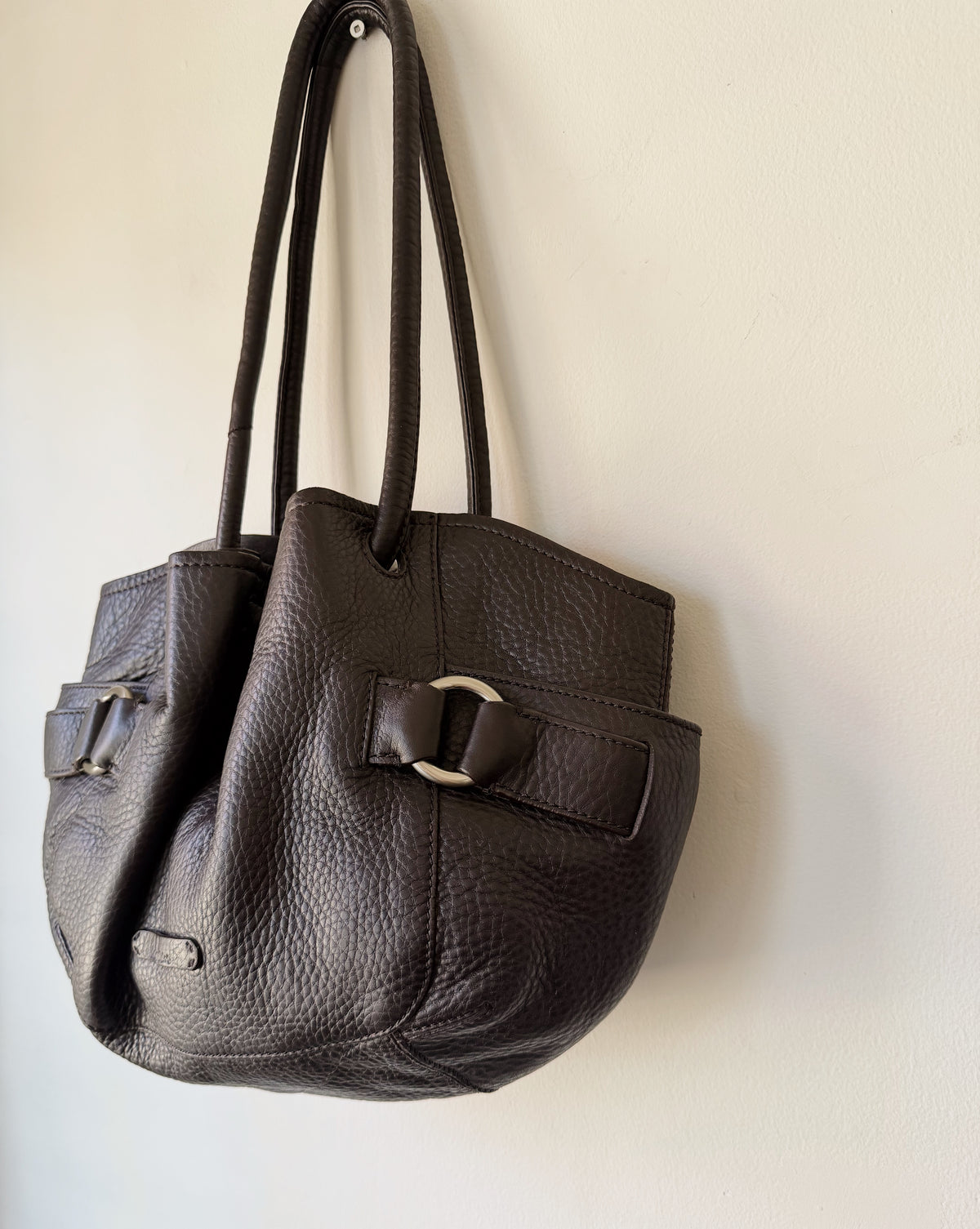 Black Gathered Pouch Shoulder bag