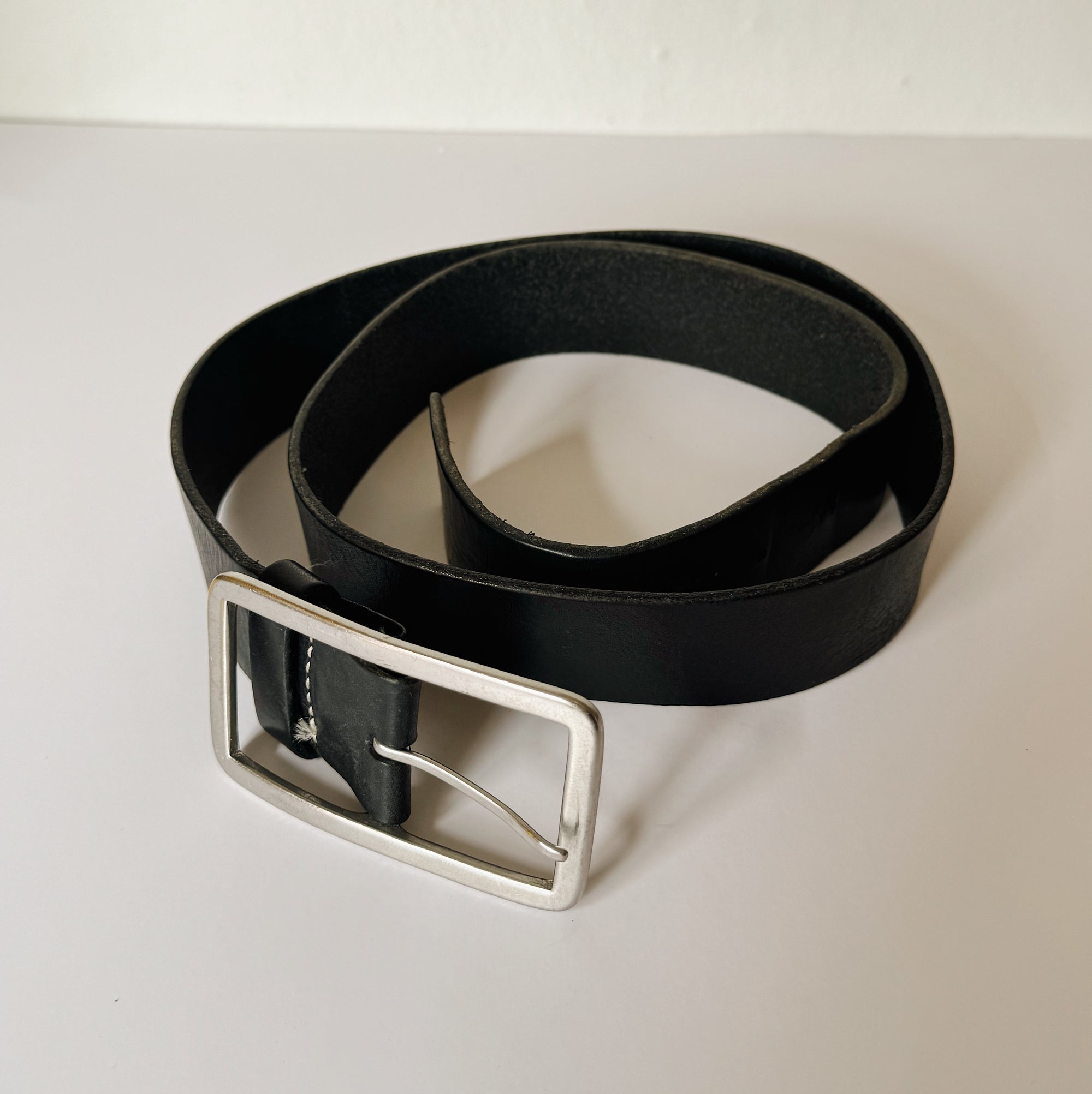 Black 90s Leather Belt - Hey Jude