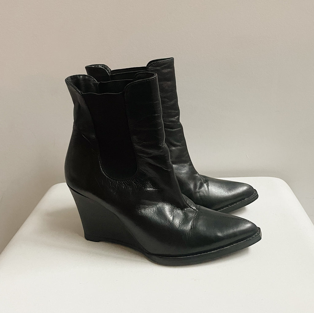 Obsidian Pointed Leather Wedge Boot | Size 8.5