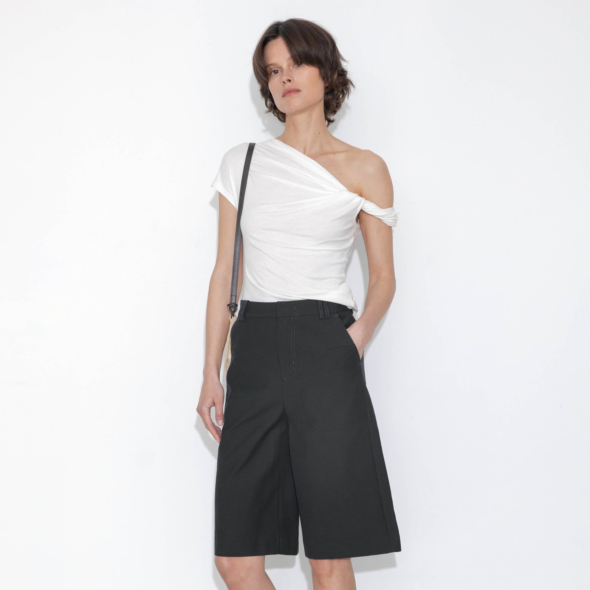 CUBIC - Slim-Fit One-Shoulder T-Shirt: White / UN - Hey Jude
