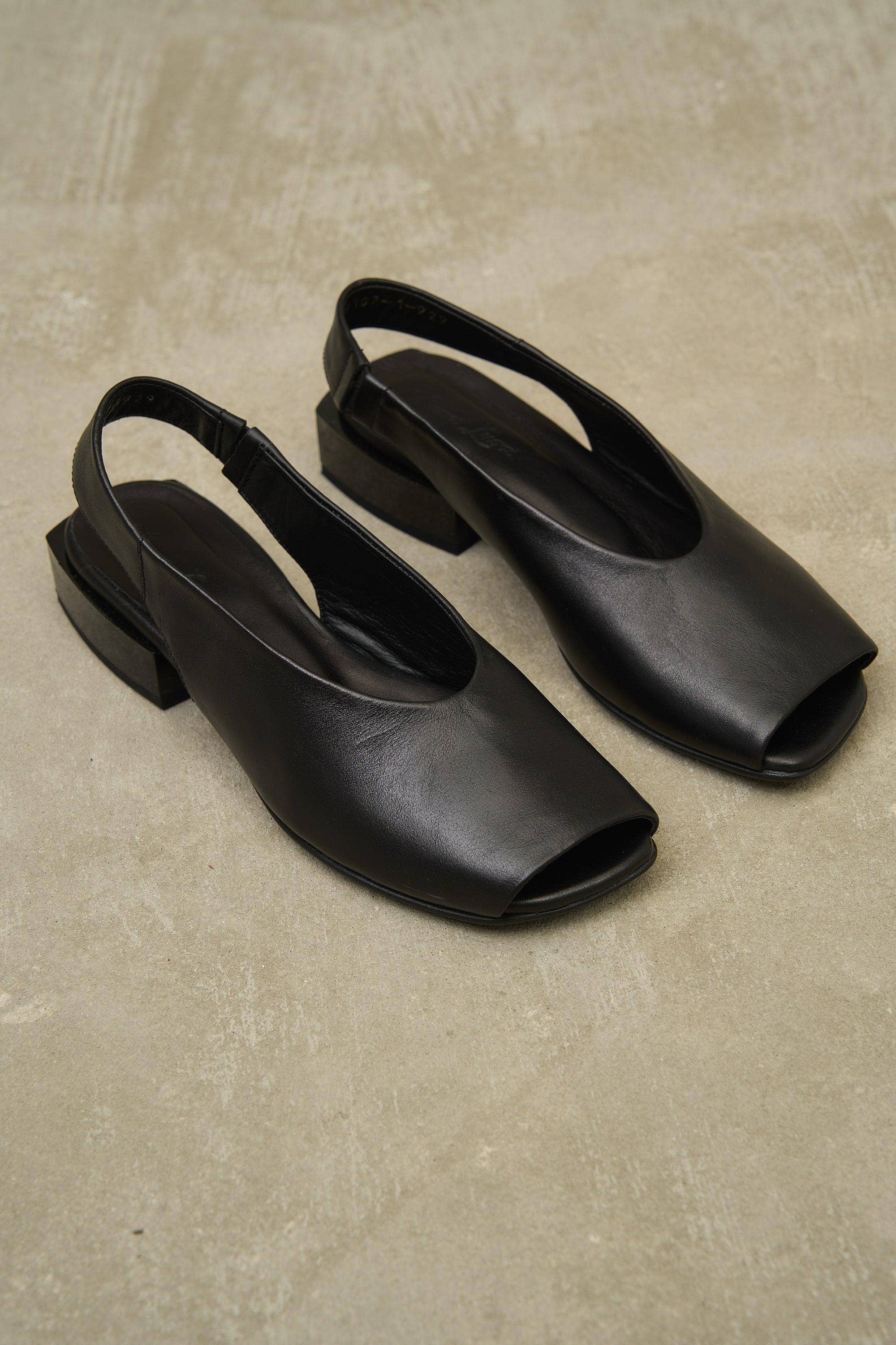 Lonza | Gloss Block Sandal in Black - Hey Jude