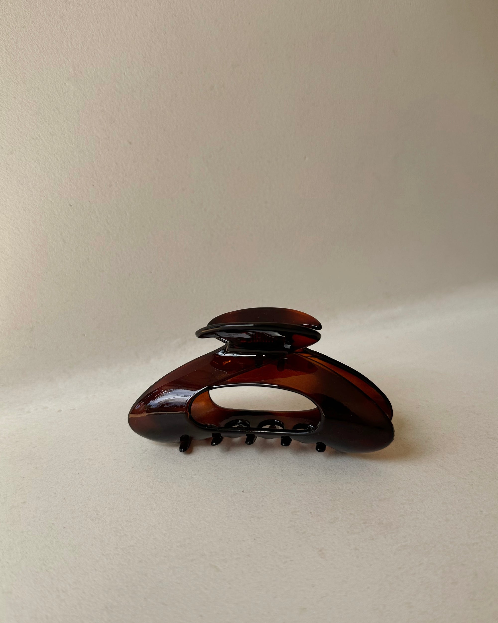 Parcelona | French Curved Medium Hair Claw in Tortoise - Hey Jude