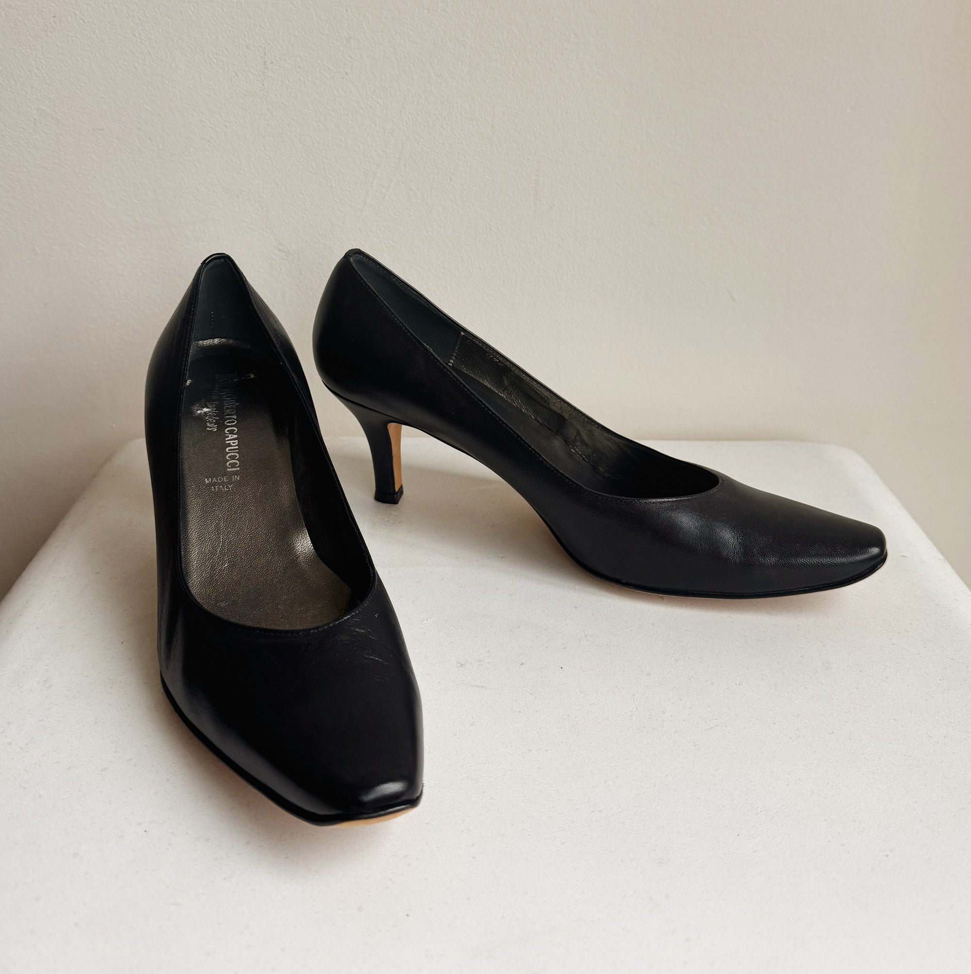 Roberto Capucci Black Leather Pumps | Size 9.5 - Hey Jude