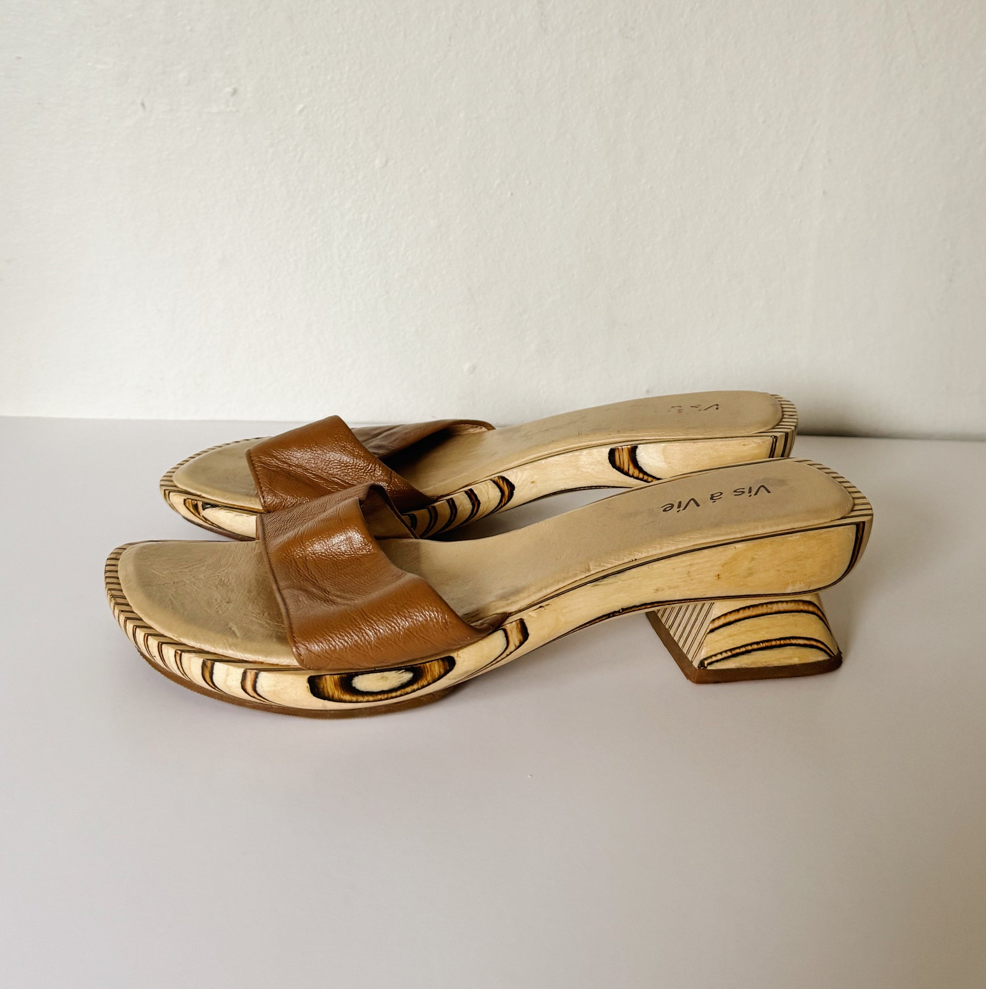 Carved Wood Platform Leather Slides | Size 8 - Hey Jude