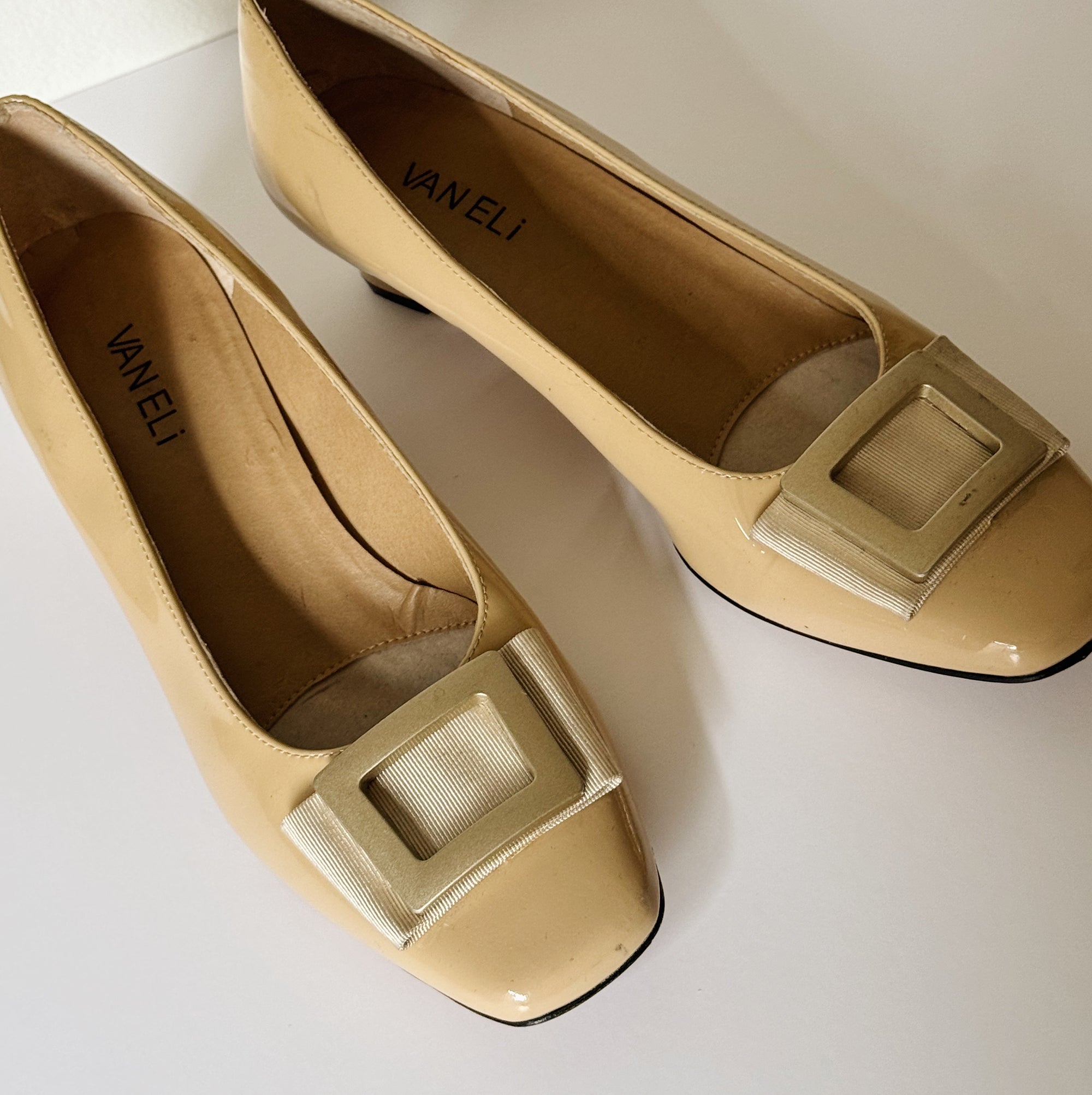Cream Patent Square Buckle Pumps | Size 8 - Hey Jude