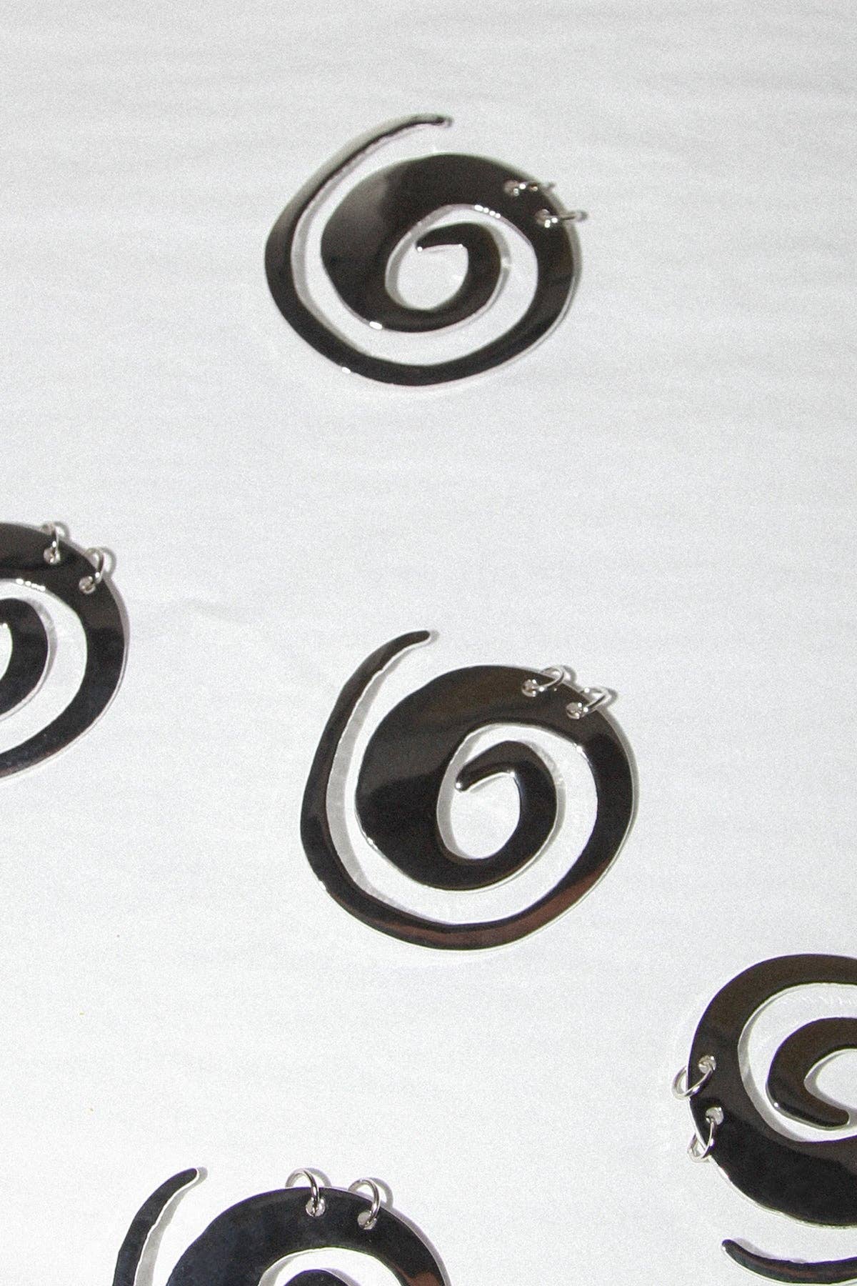 KkCo - Pierced Spiral Brooch: Silver / OS - Hey Jude