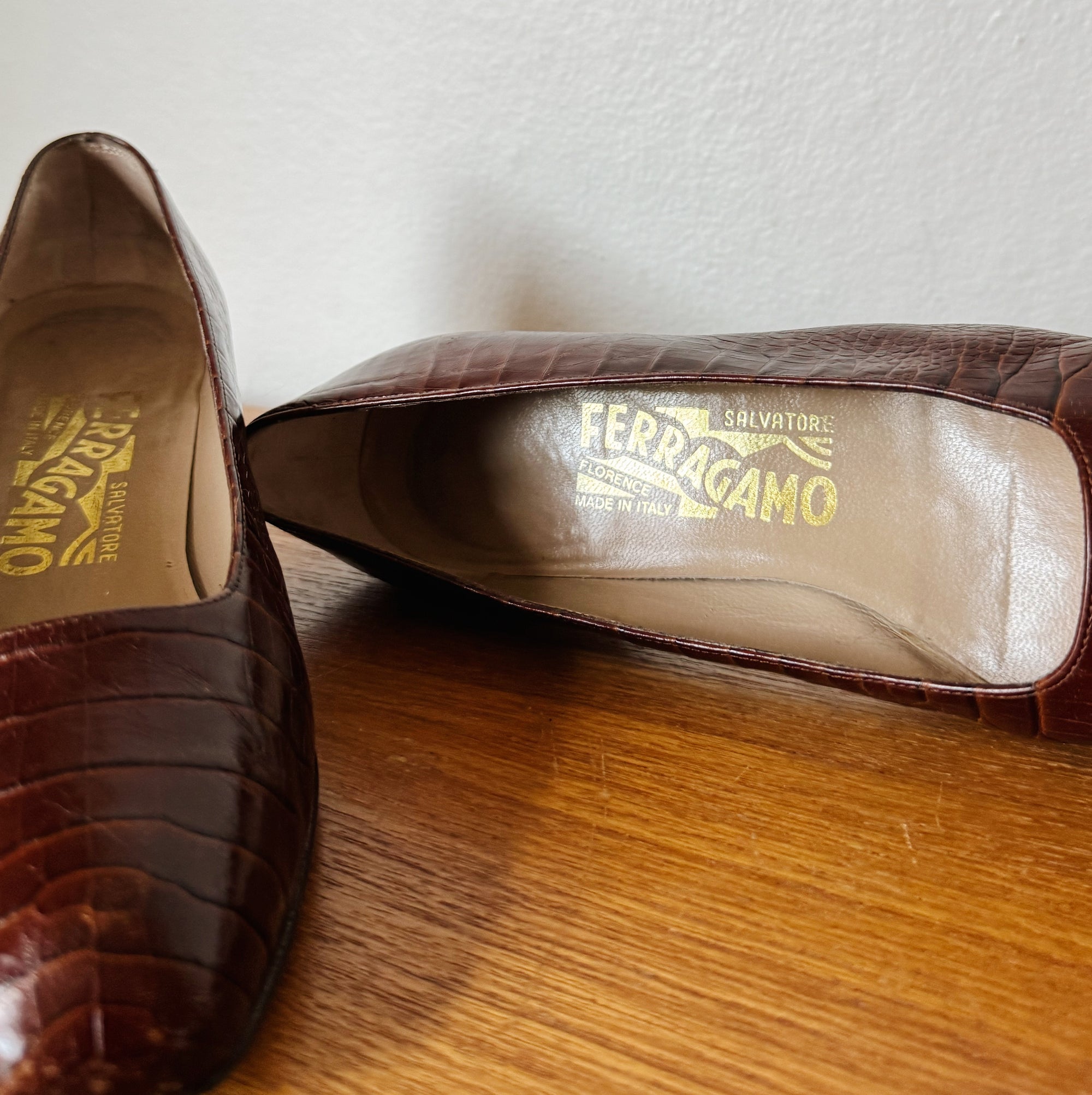 Ferragamo Auburn Croc Leather Pumps | Size 5 - Hey Jude