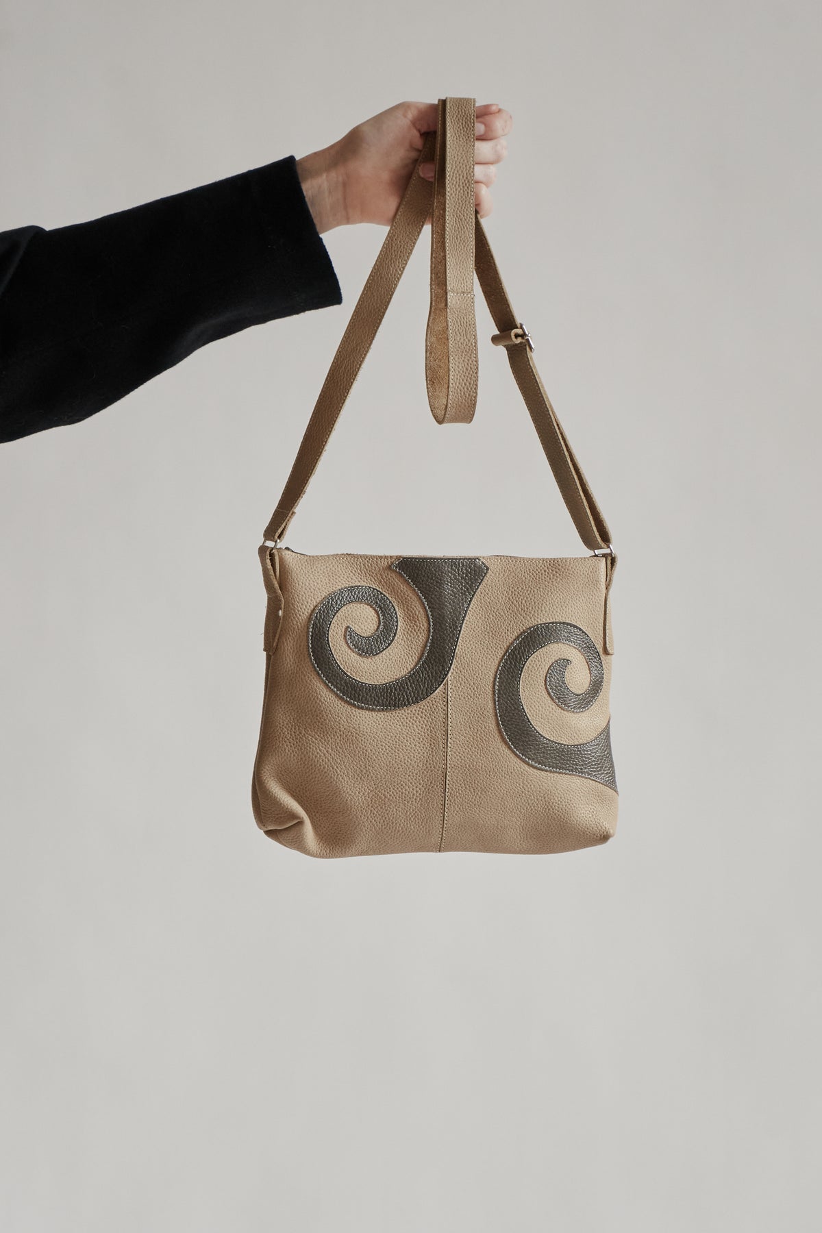 Butter Leather Swirl Motif Bag