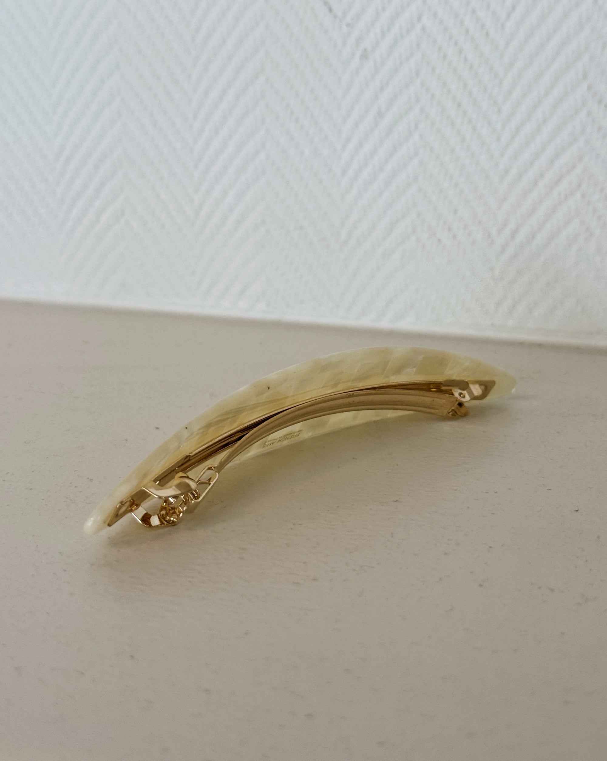 Parcelona | Large Honey Oval Handmade Hair Clip