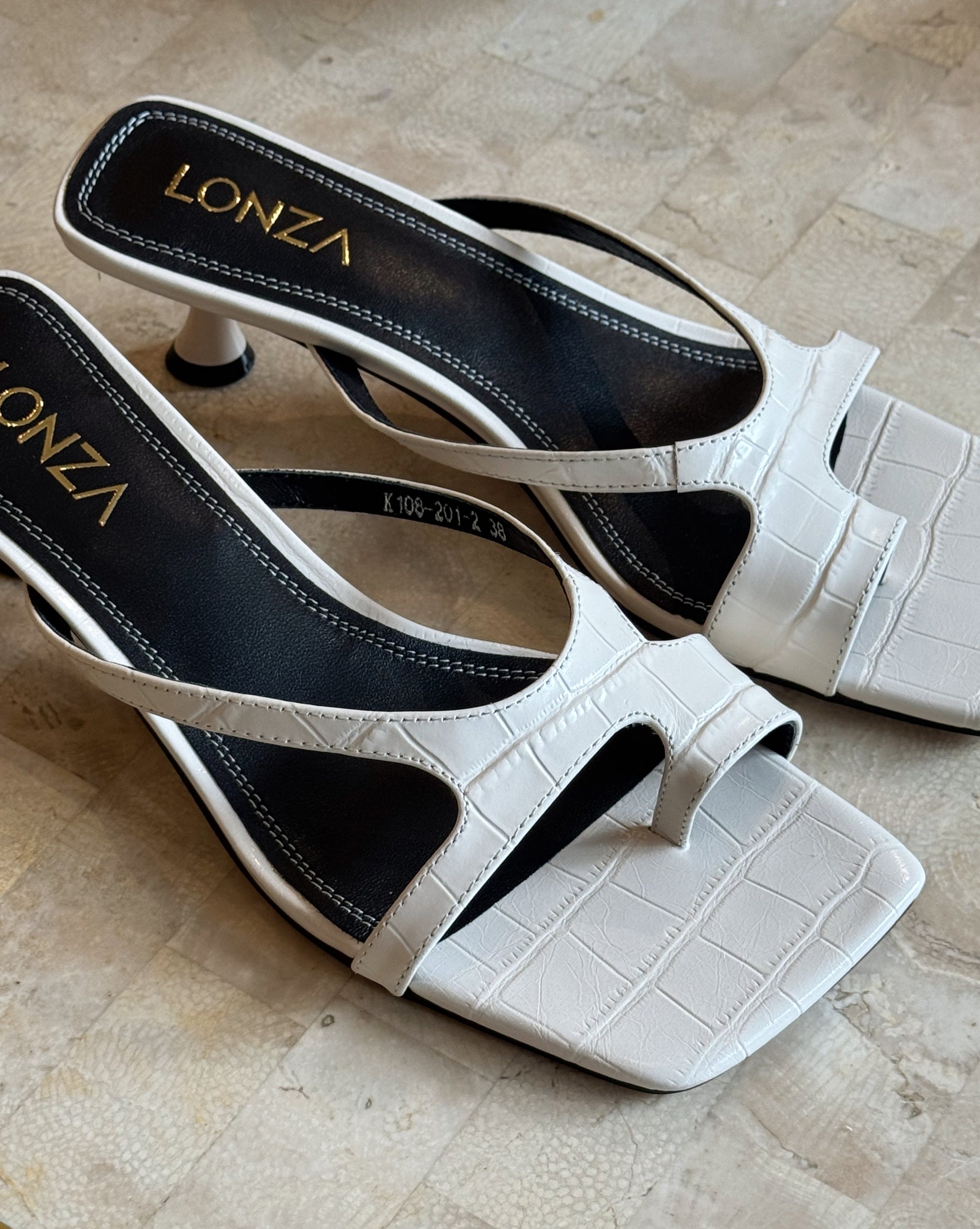 Lonza | Amira Leather Kitten Heels in Ivory - Hey Jude