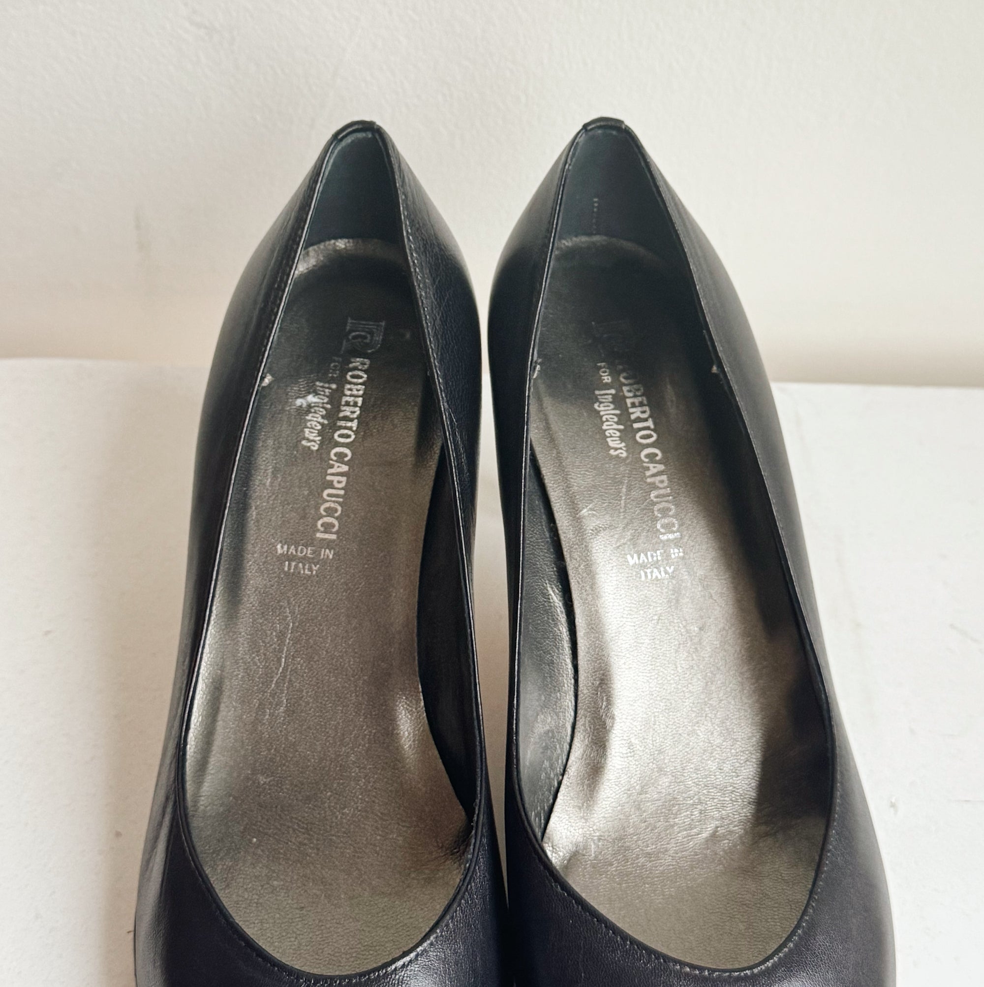 Roberto Capucci Black Leather Pumps | Size 9.5 - Hey Jude
