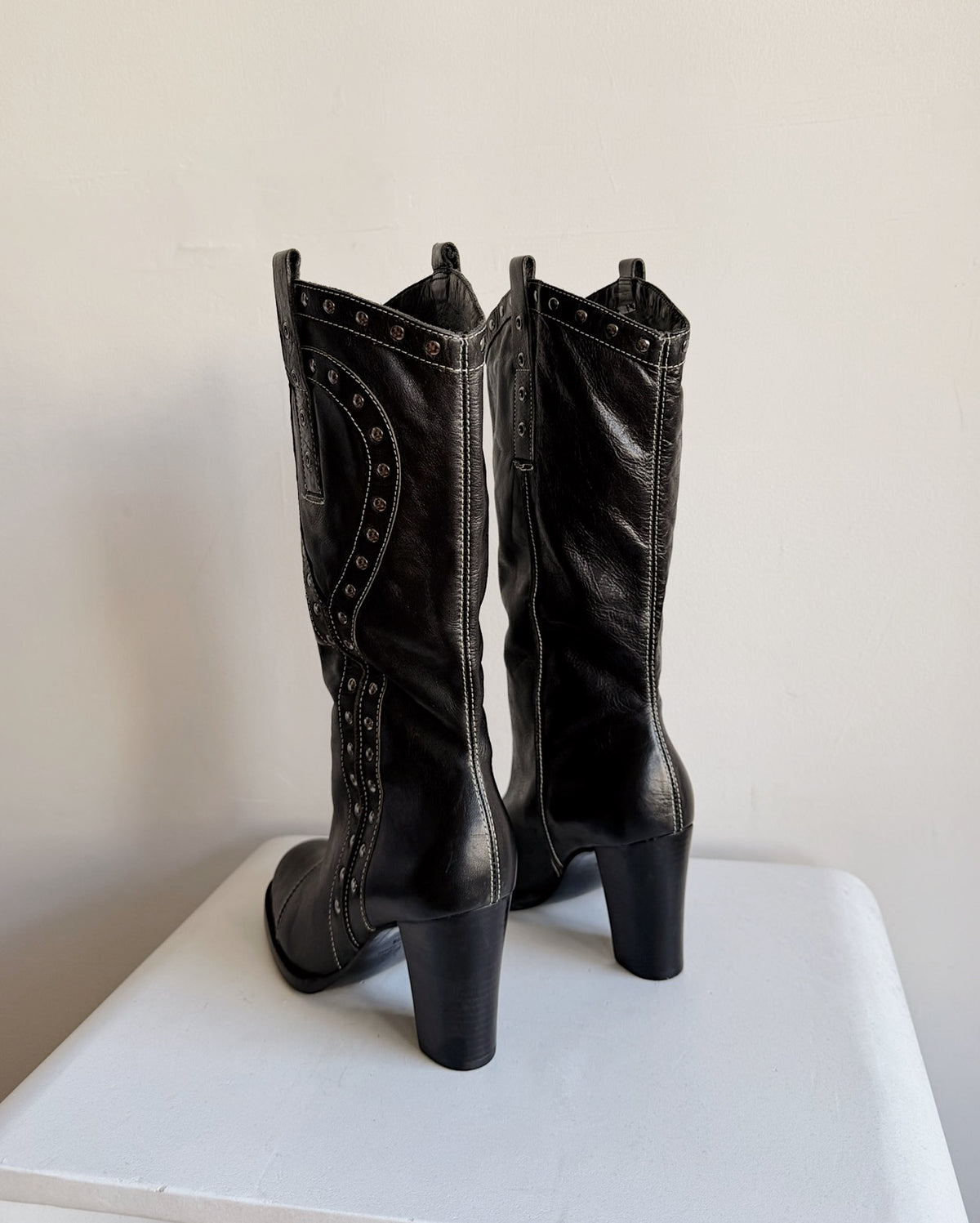 Onyx Leather Studded Western Boots  | Size 7.5