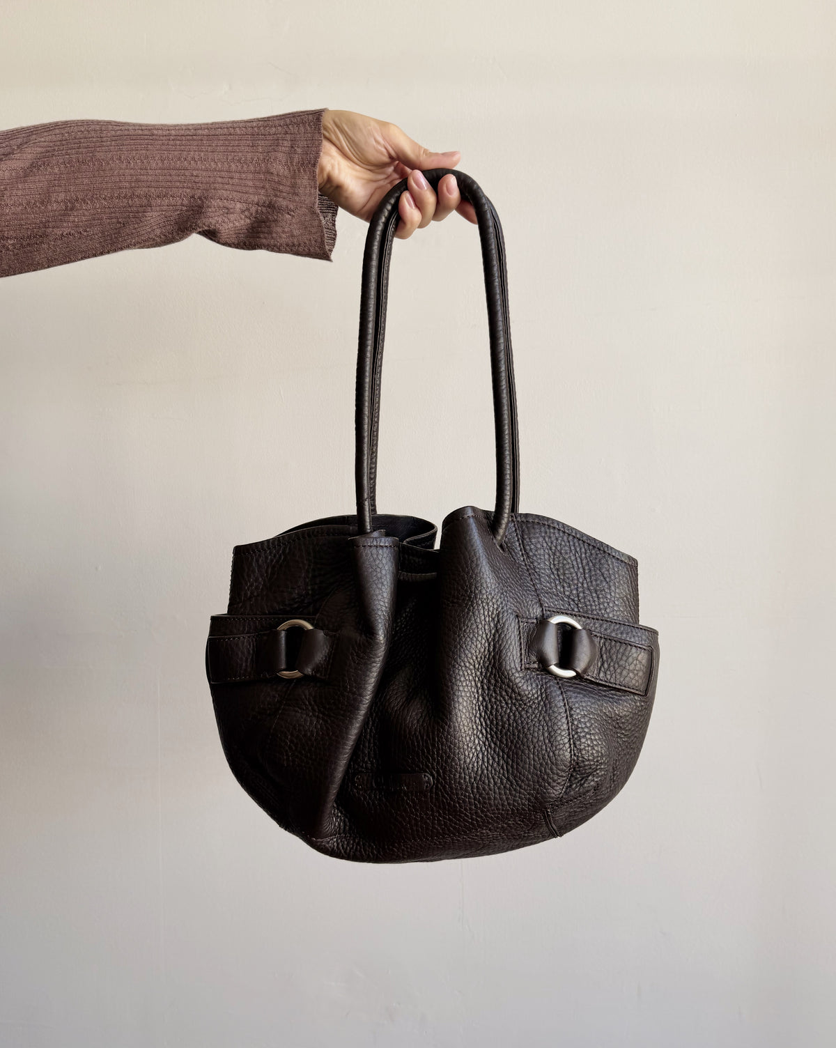 Black Gathered Pouch Shoulder bag