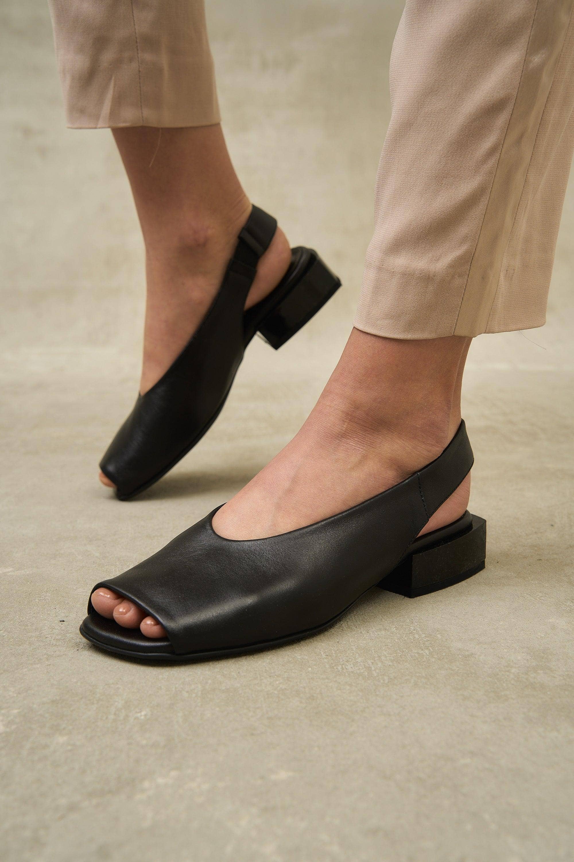 Lonza | Gloss Block Sandal in Black - Hey Jude
