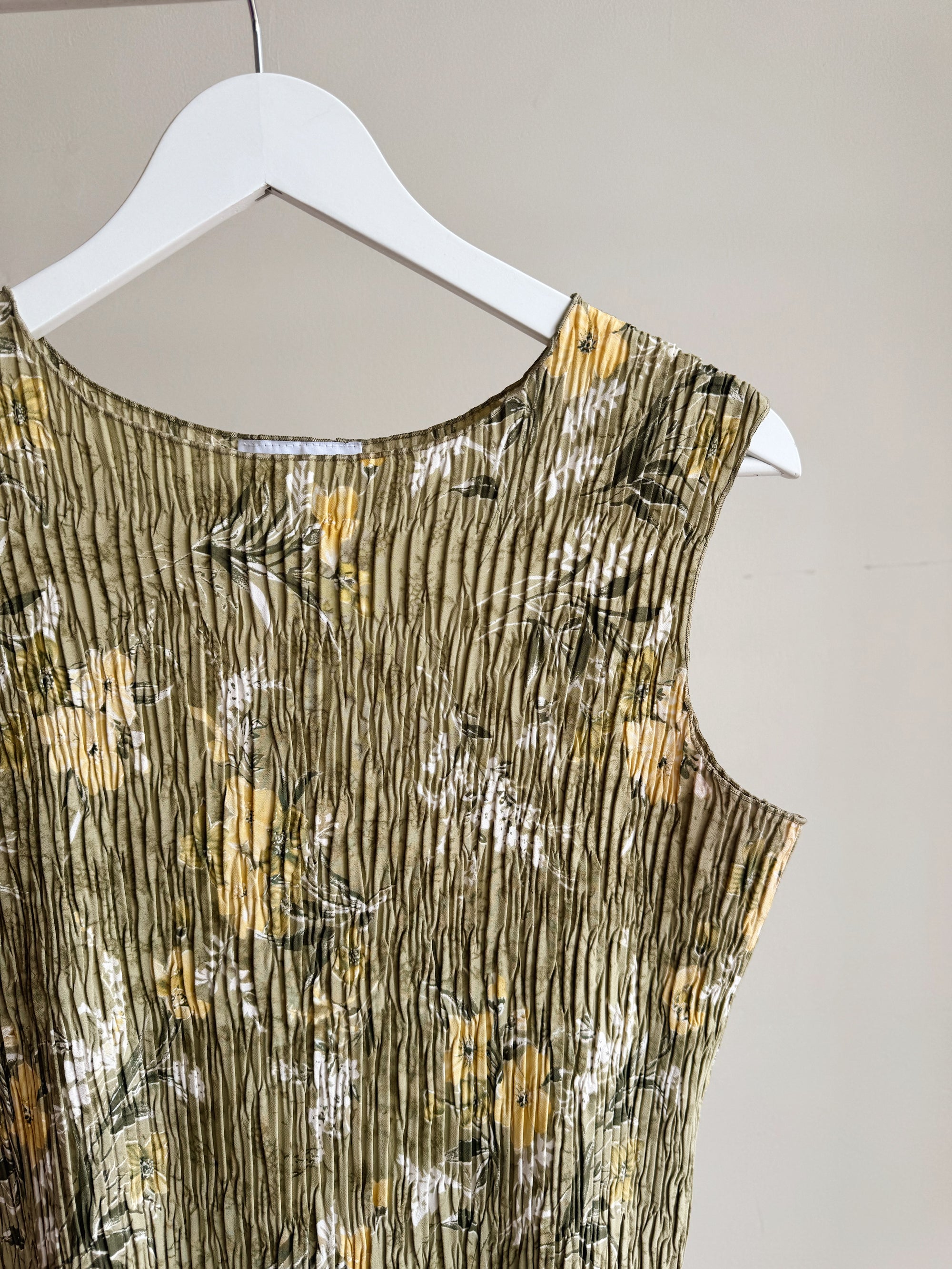 Sage Floral Crinkle Tank