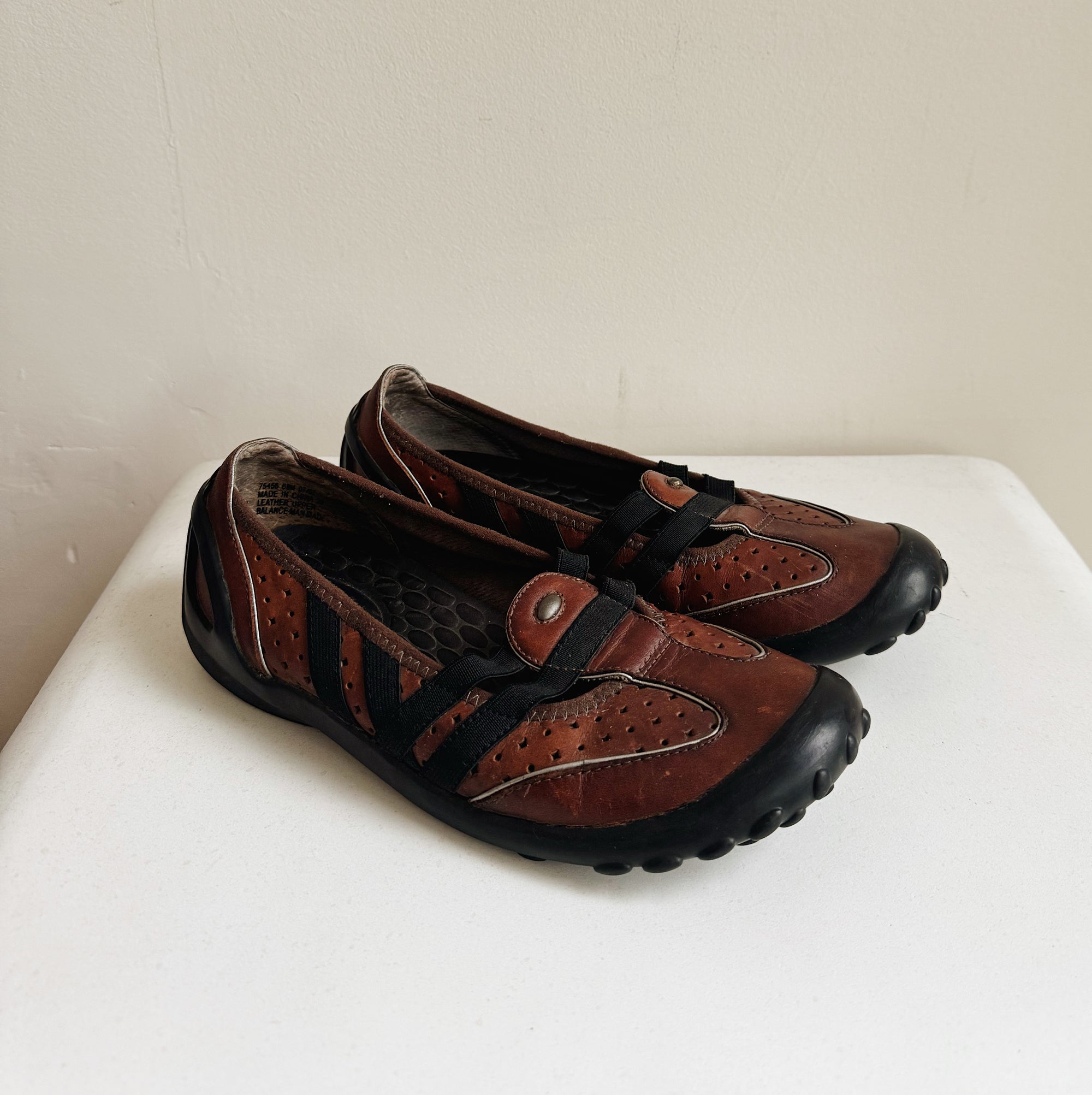Chestnut &amp; Black Perforated Sport Flats | Size 6.5