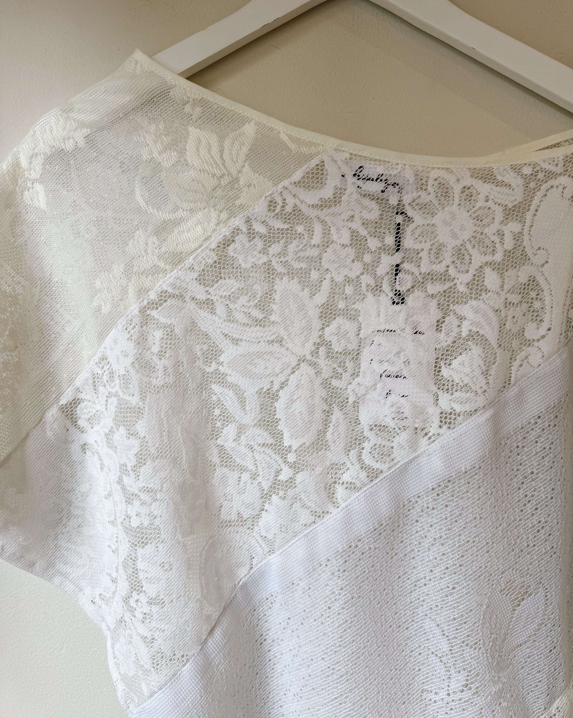 hijulez | Lace Poncho - Hey Jude