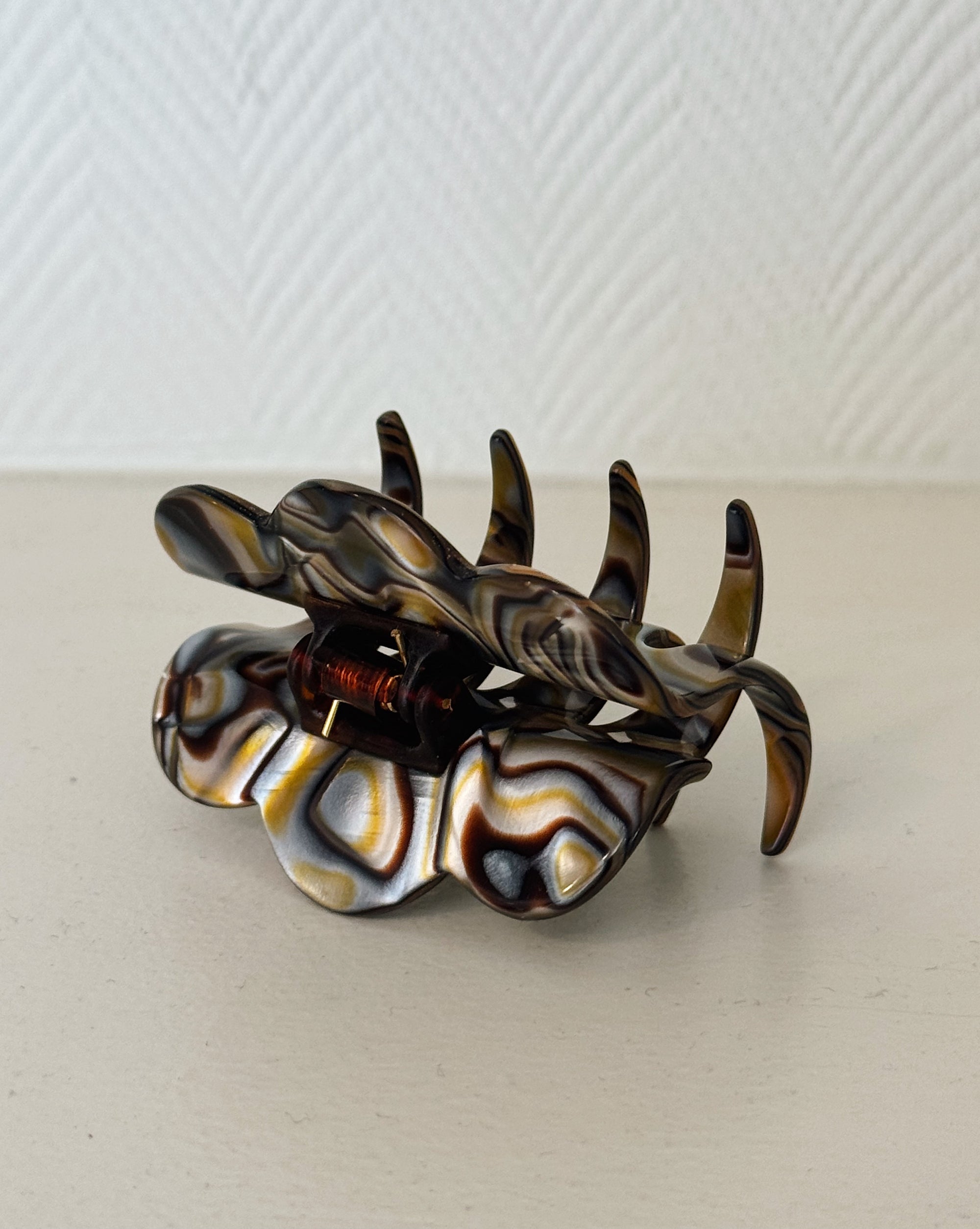 Parcelona | Earthy Silver Swirl 2.5” Hair Claw