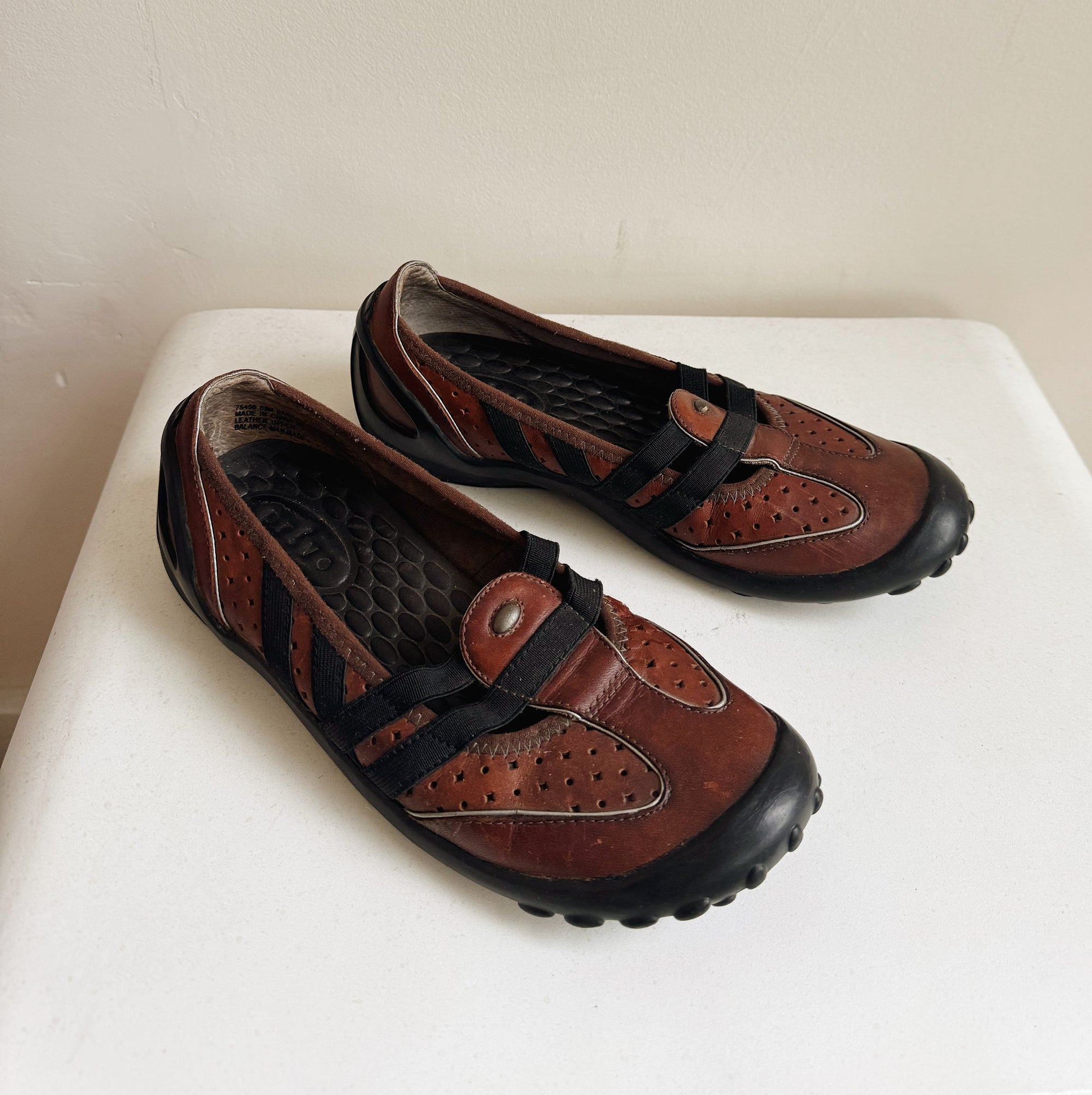 Chestnut &amp; Black Perforated Sport Flats | Size 6.5