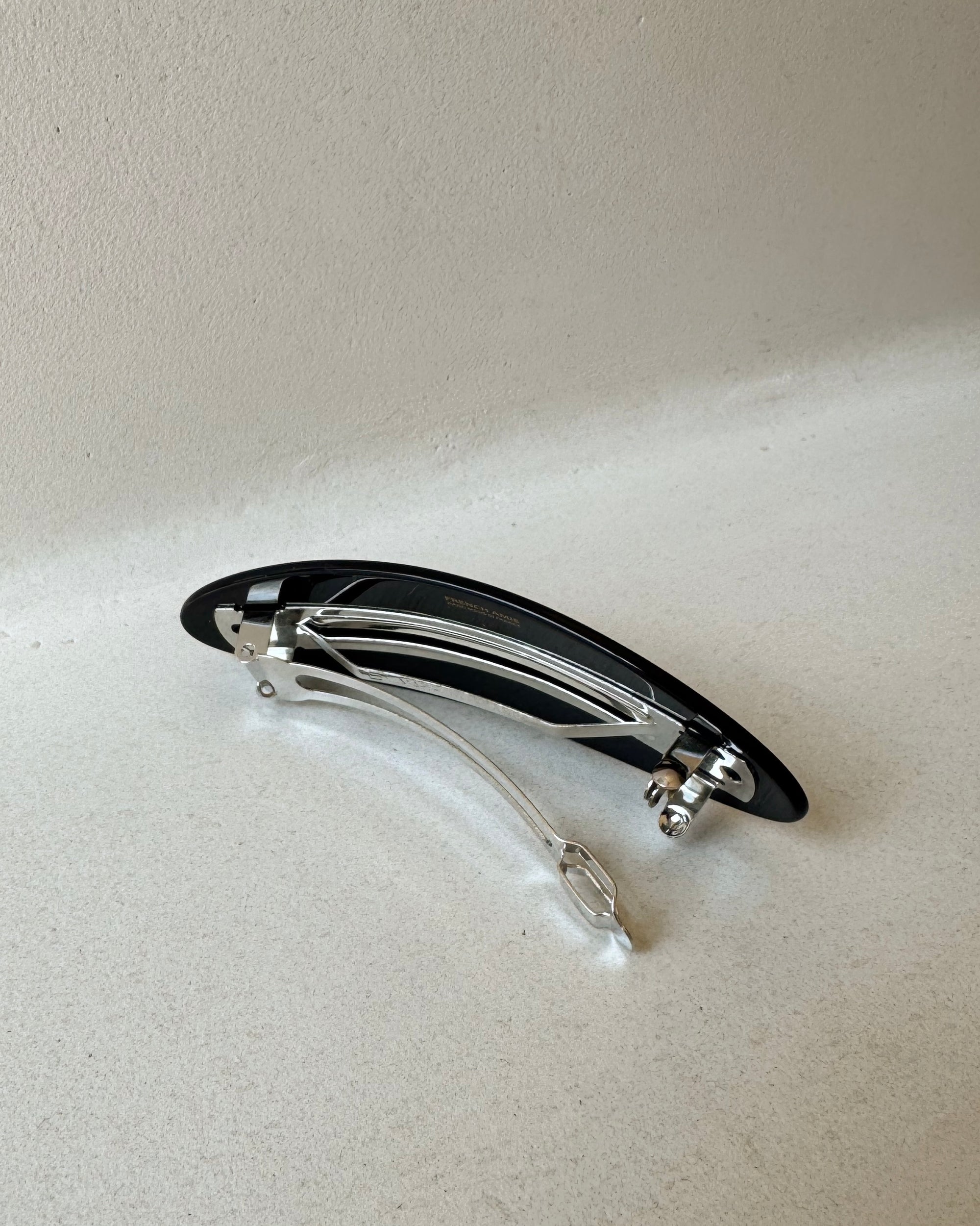 Parcelona | French Oval Hair Barrette in Black - Hey Jude