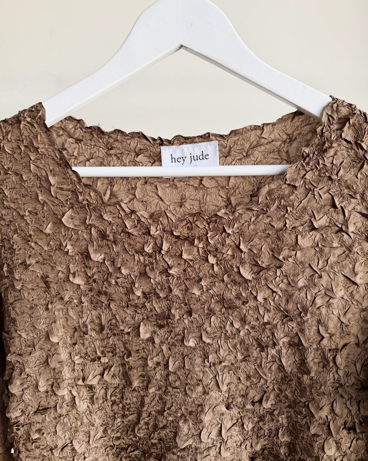 Mocha Crinkle 3/4 Sleeve Top