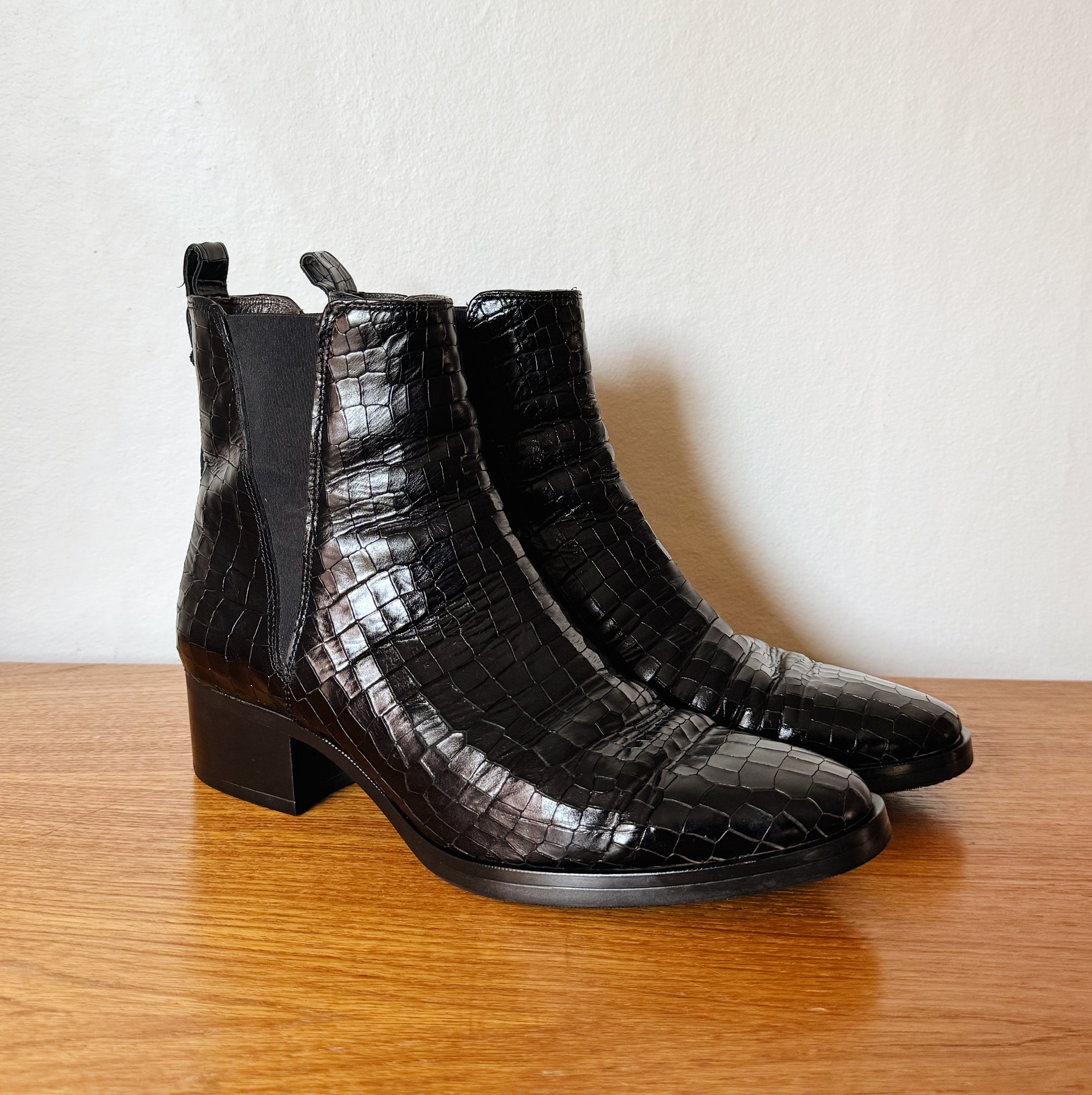 Italian Leather Croc Boots | Size 41 - Hey Jude