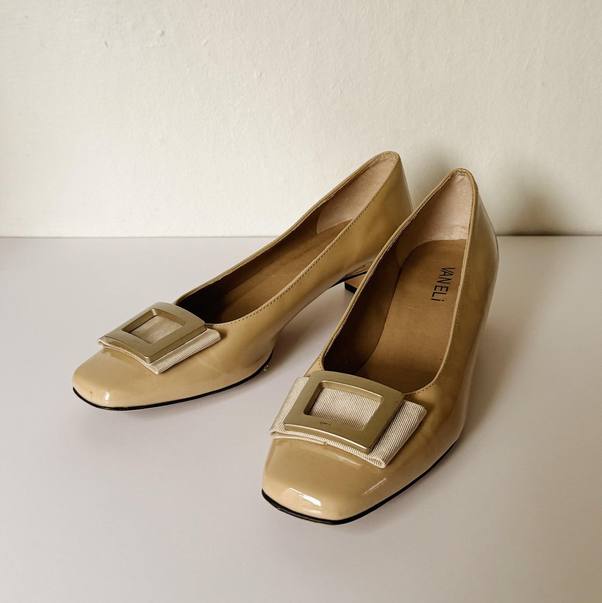 Cream Patent Square Buckle Pumps | Size 8 - Hey Jude