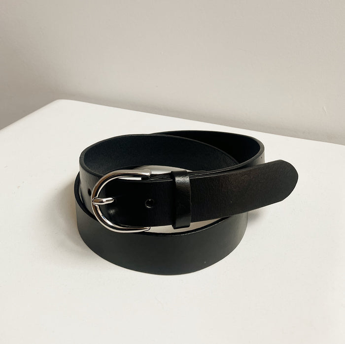 Onyx Modern Leather Belt