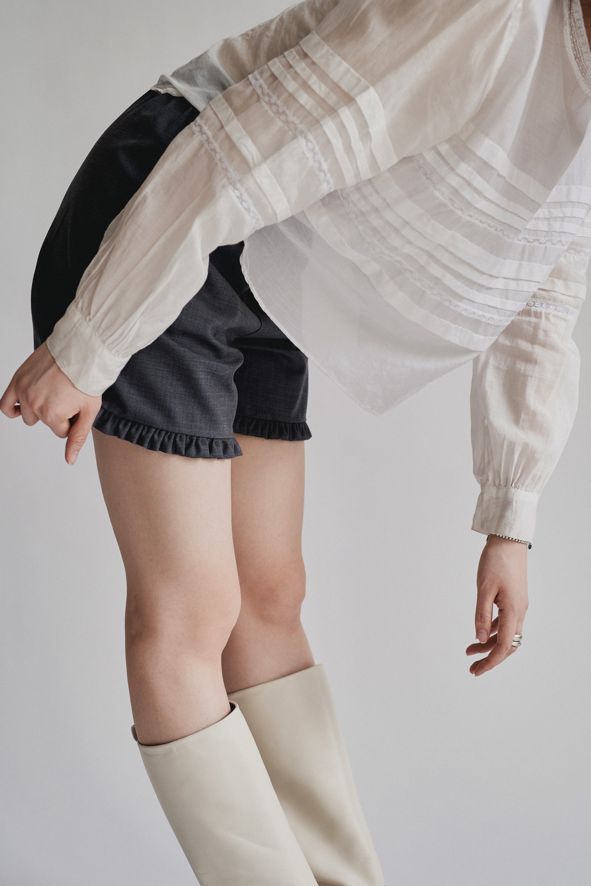 Javia Leung I Ruffle Shorts in Light Heathered Grey - Hey Jude