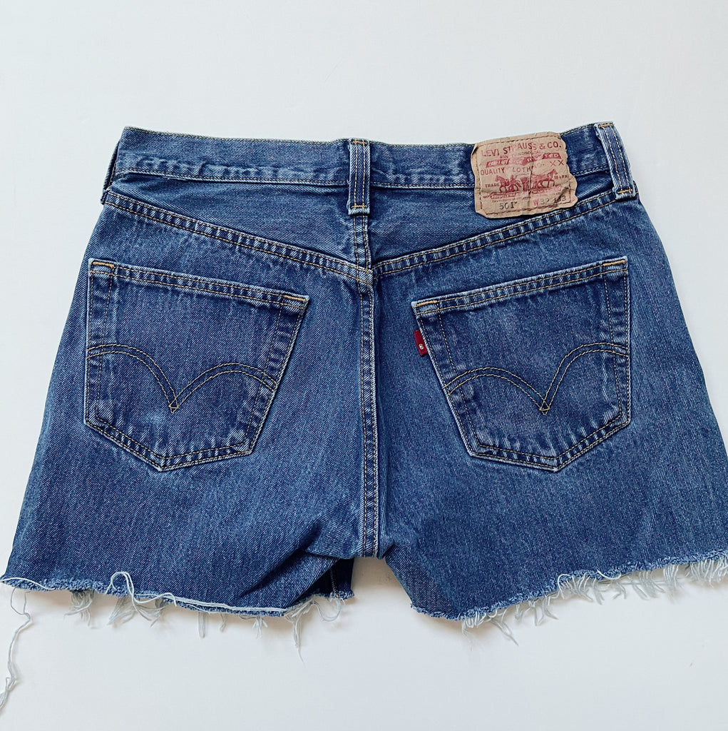 Vintage Levi’s 501 Dark Denim Shorts | Size 30