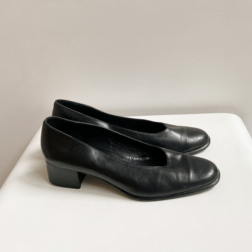 Onyx Leather Block Heel Pump | size 10A