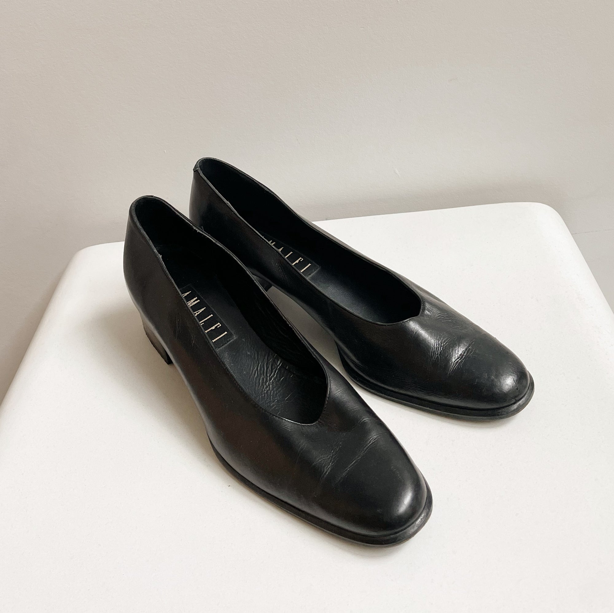 Onyx Leather Block Heel Pump | size 10A