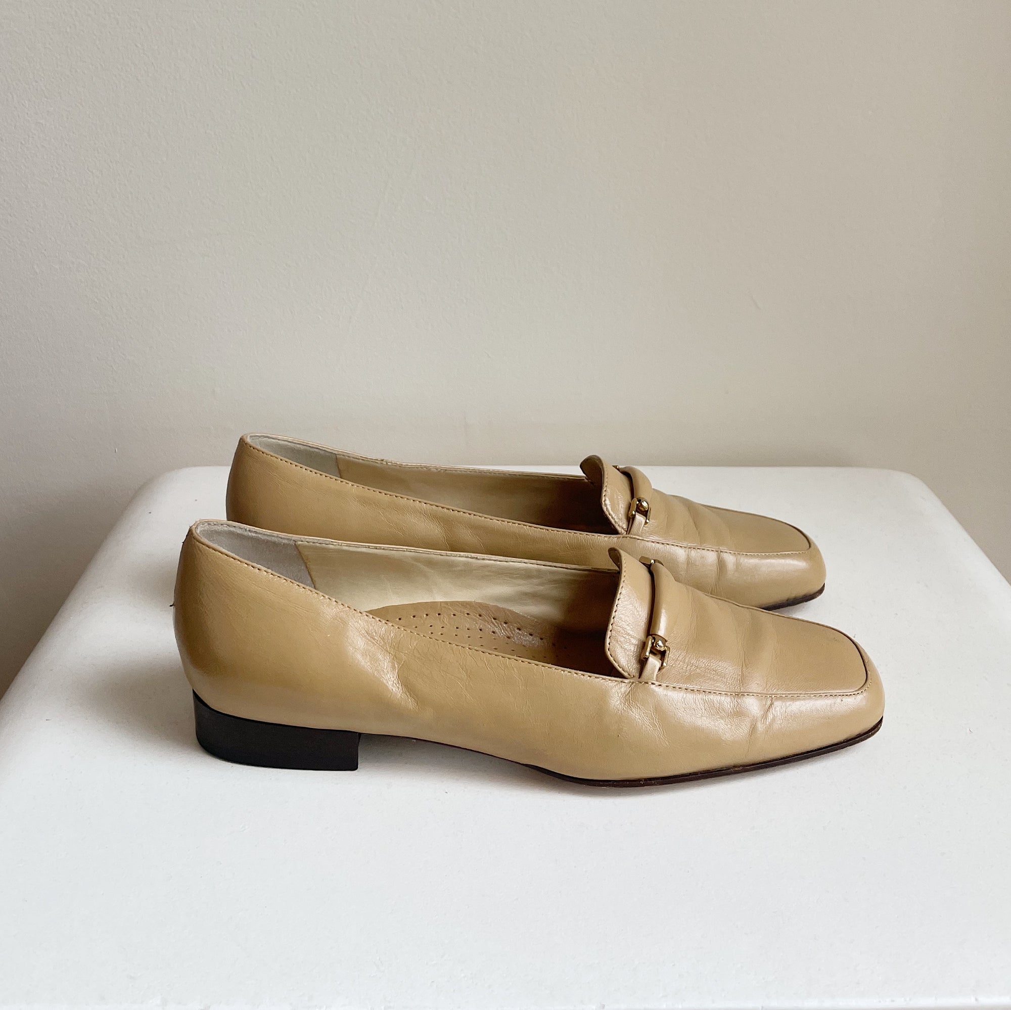 Ecru Leather Loafers | Size 7