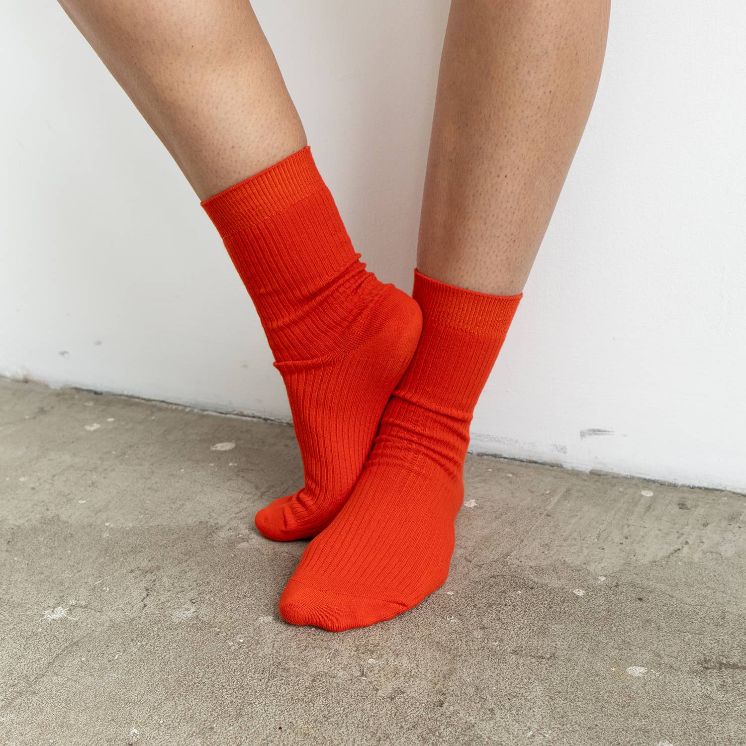 Bondoodle - Everyday Cotton Crew Socks in Tomato Red - Hey Jude