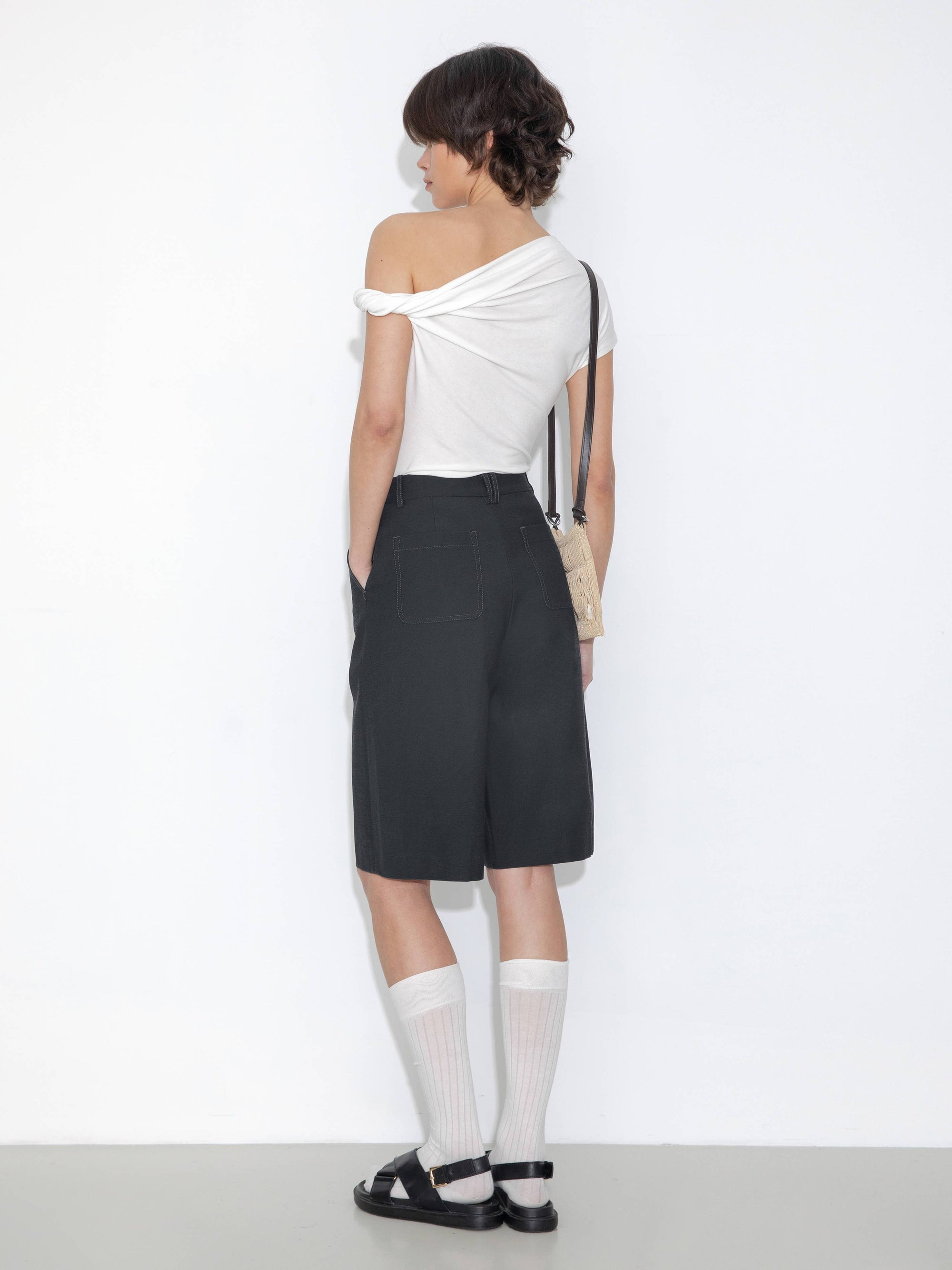 CUBIC - Slim-Fit One-Shoulder T-Shirt: White / UN - Hey Jude